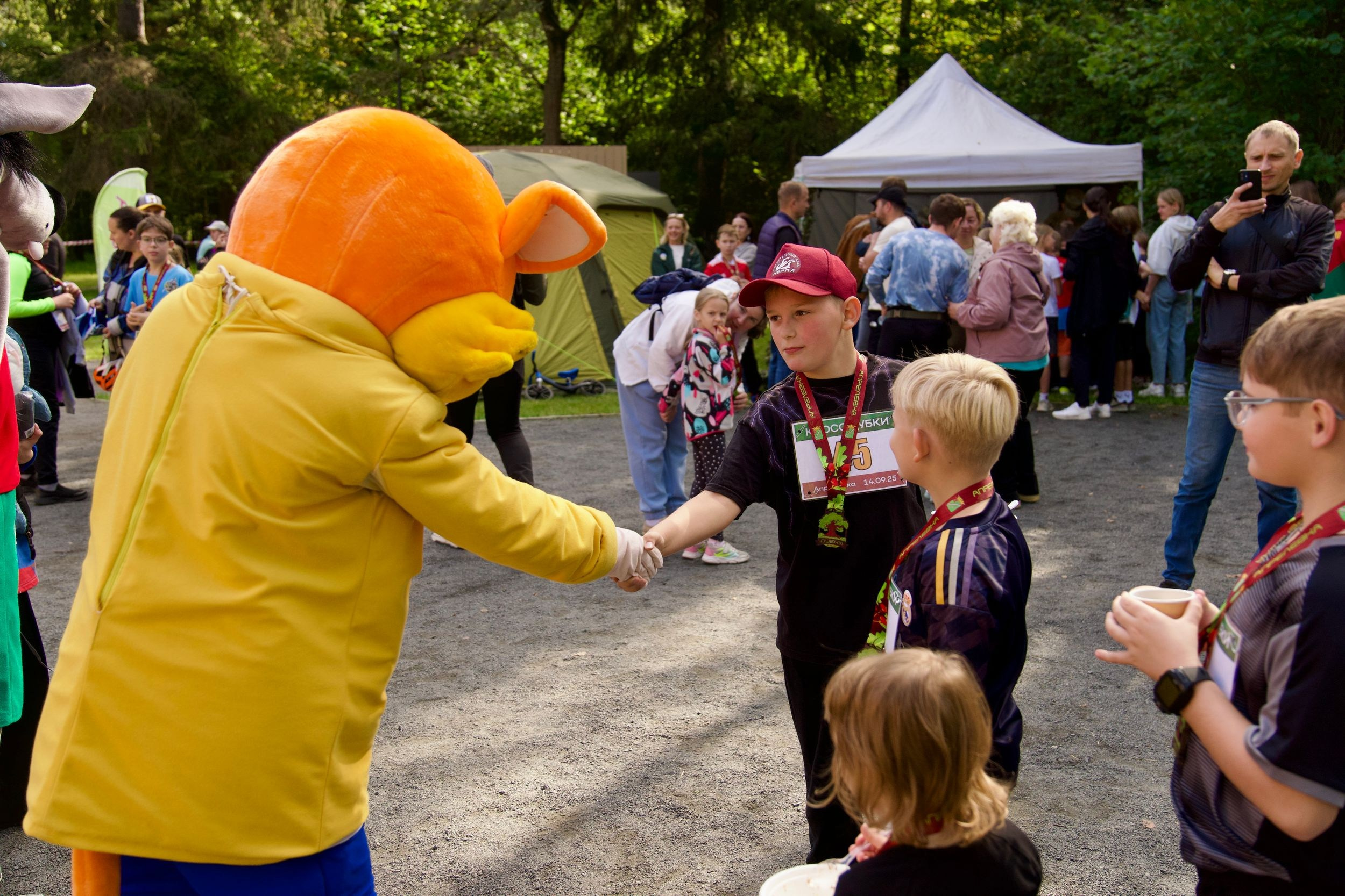 Забег в парке «Дубки». Кафе «БЕЛКА НАШЕПТАЛА». Ну оооочень концептуальное кафе