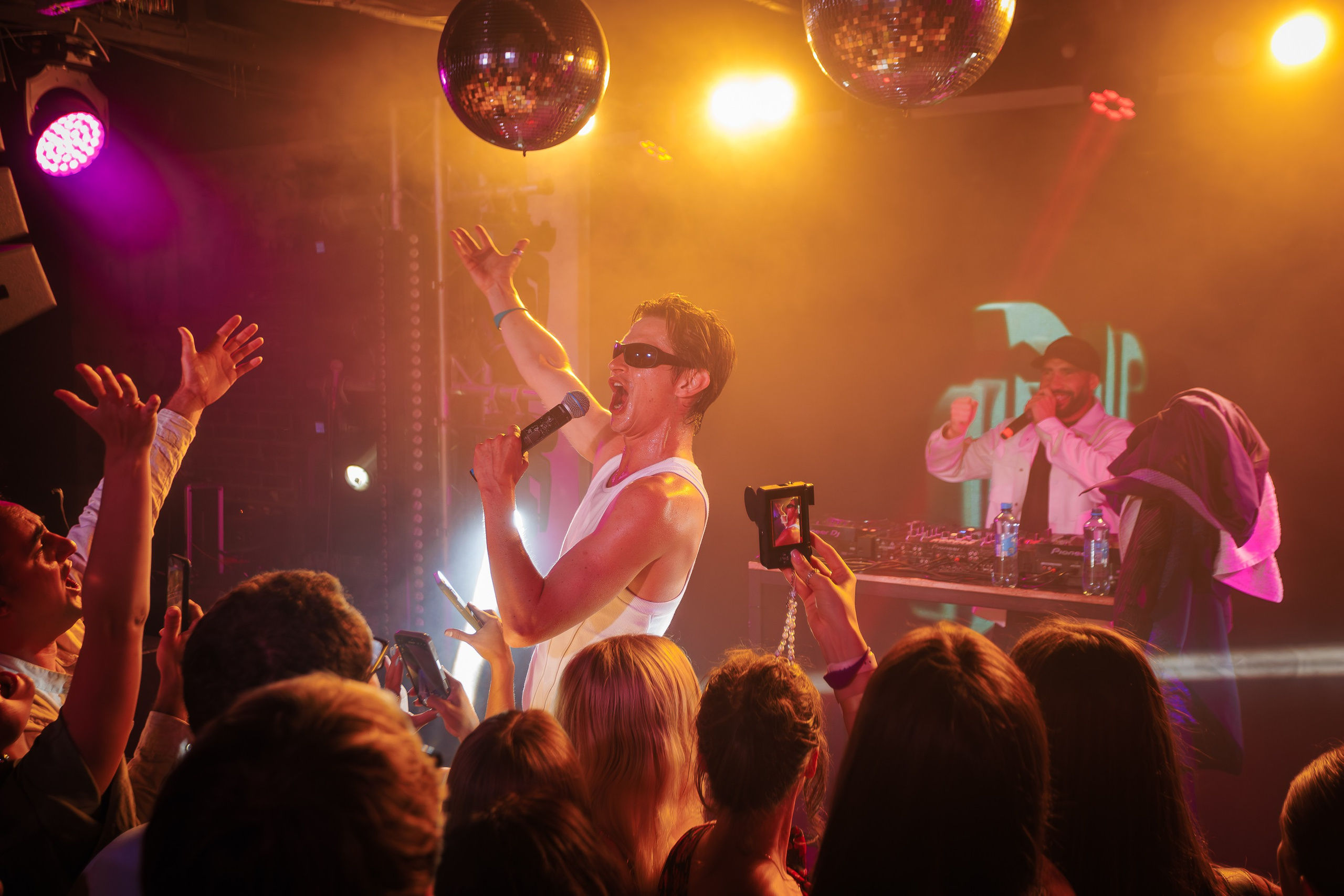 «КРАВЦ"_Чайка на пляже_Ялта_27.08.2025 г. Аминов Руслан | Фотограф