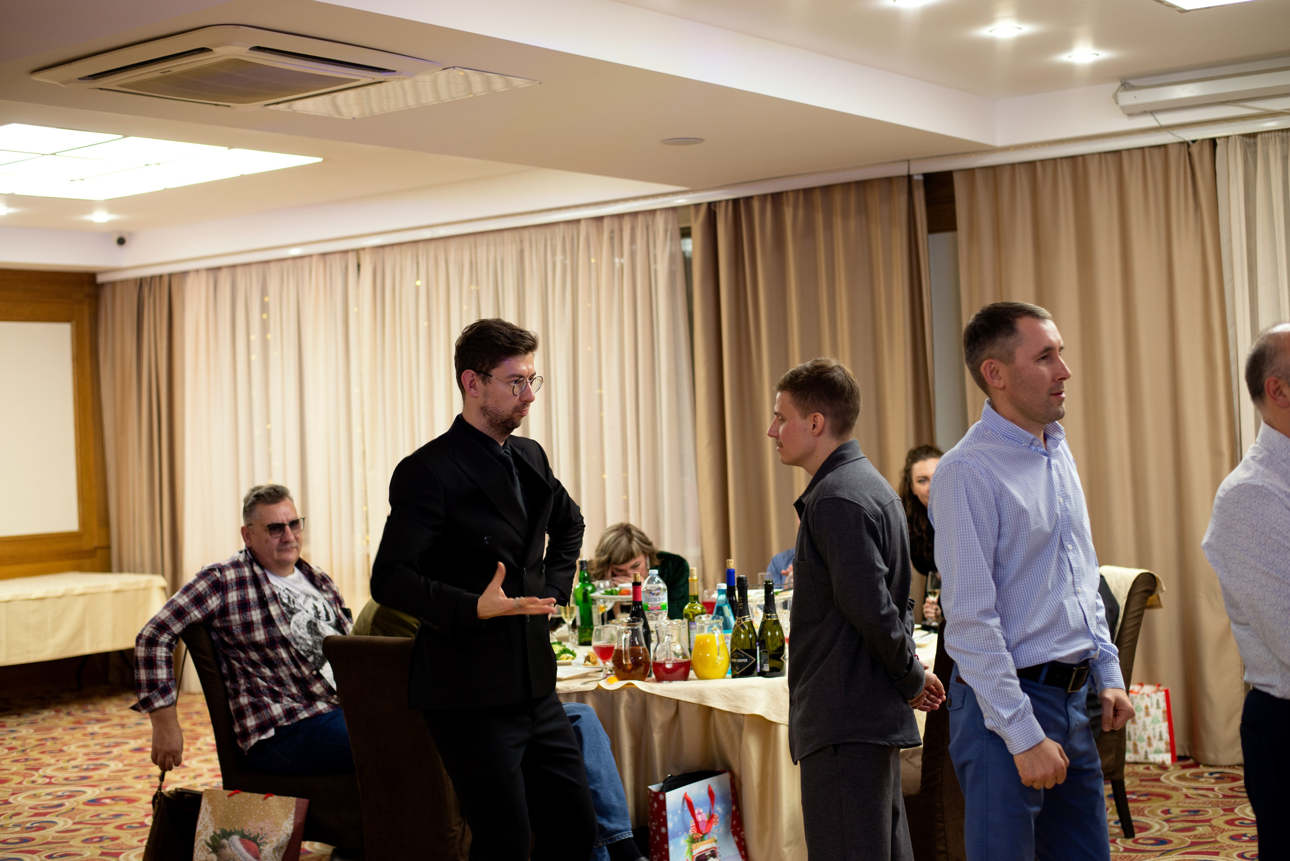 Свадьба и банкеты. Дина — ваш фотограф в Коломне и Москве. Живые портреты, любимые люди, важные события. Всё, что хочется помнить