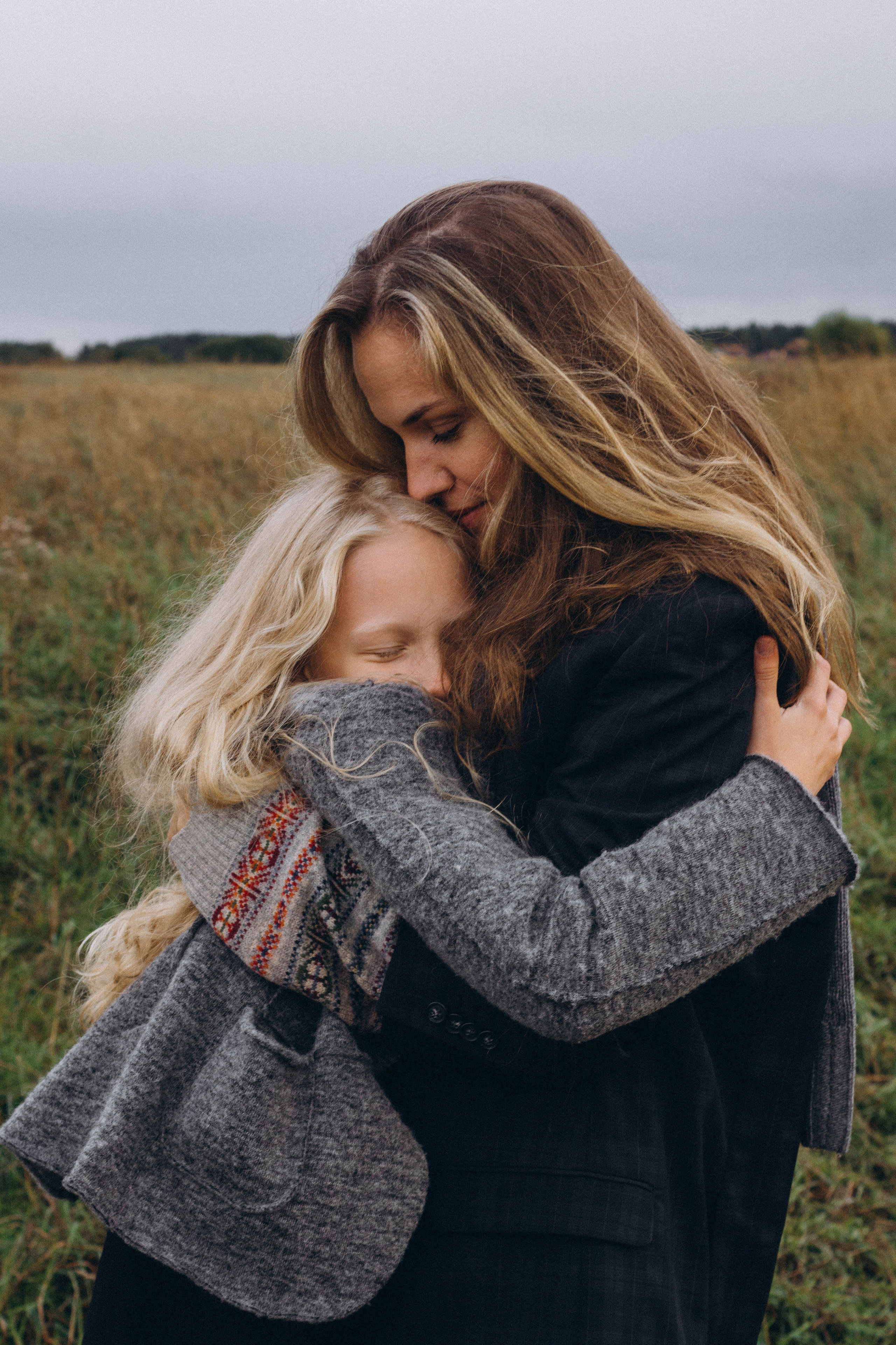 Фотосессия на природе Маша и Лиля. Семейный фотограф в Москве Анастасия Скоголева
