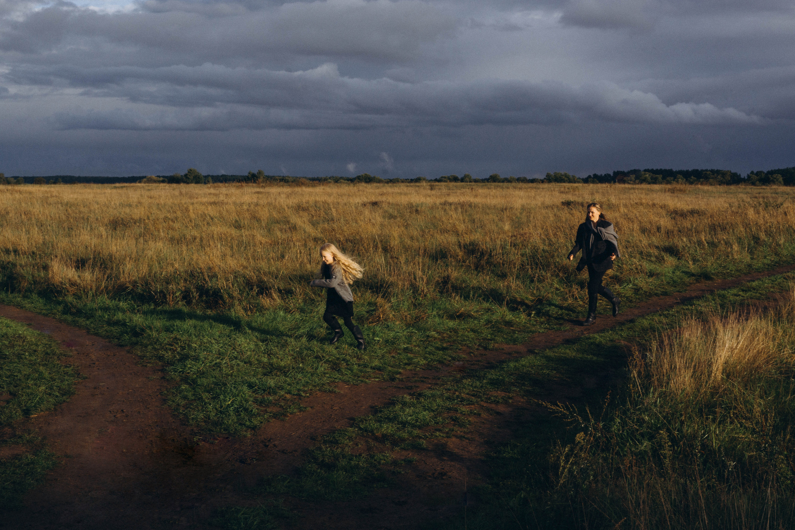 Фотосессия на природе Маша и Лиля. Семейный фотограф в Москве Анастасия Скоголева