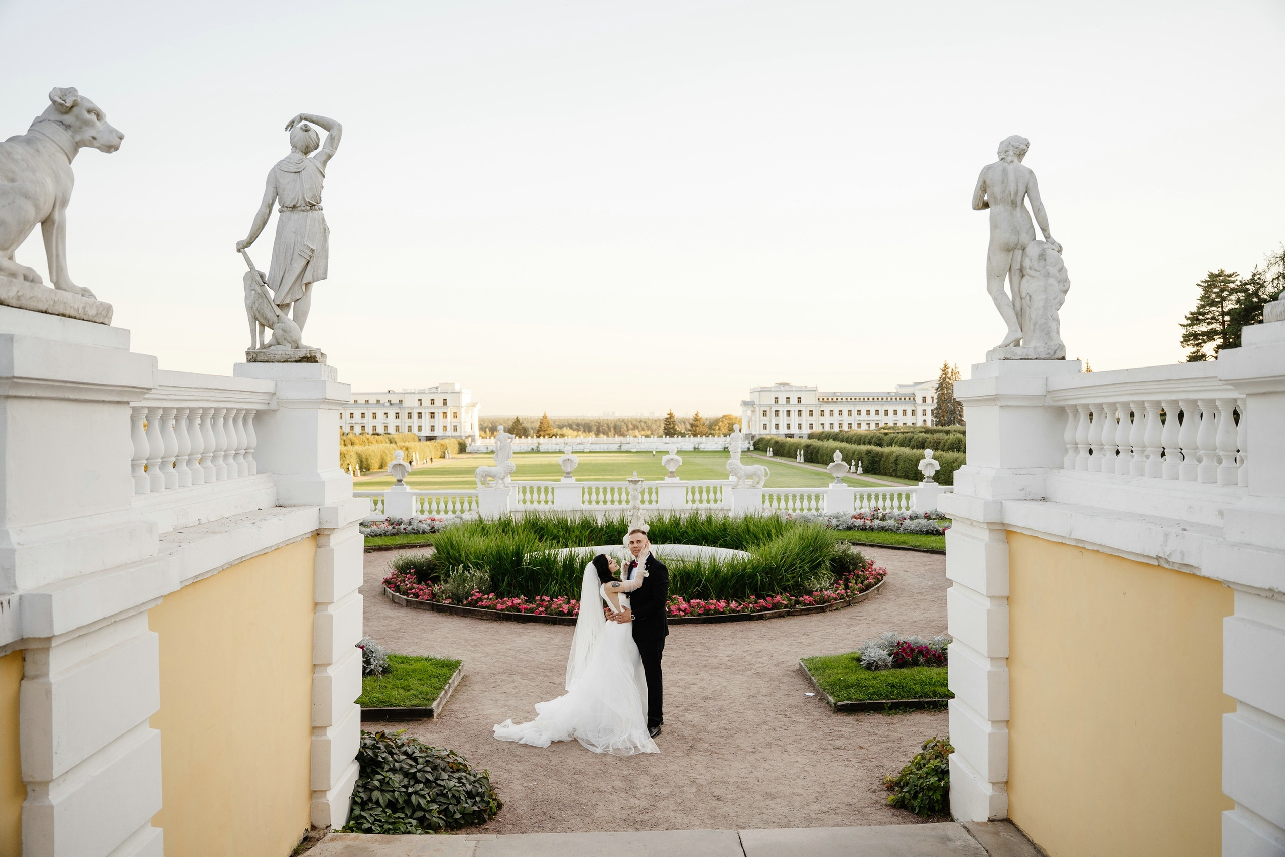 Свадьба в усадьбе Архангельское. Свадебный и семейный фотограф в Москве Светлана Зоткина