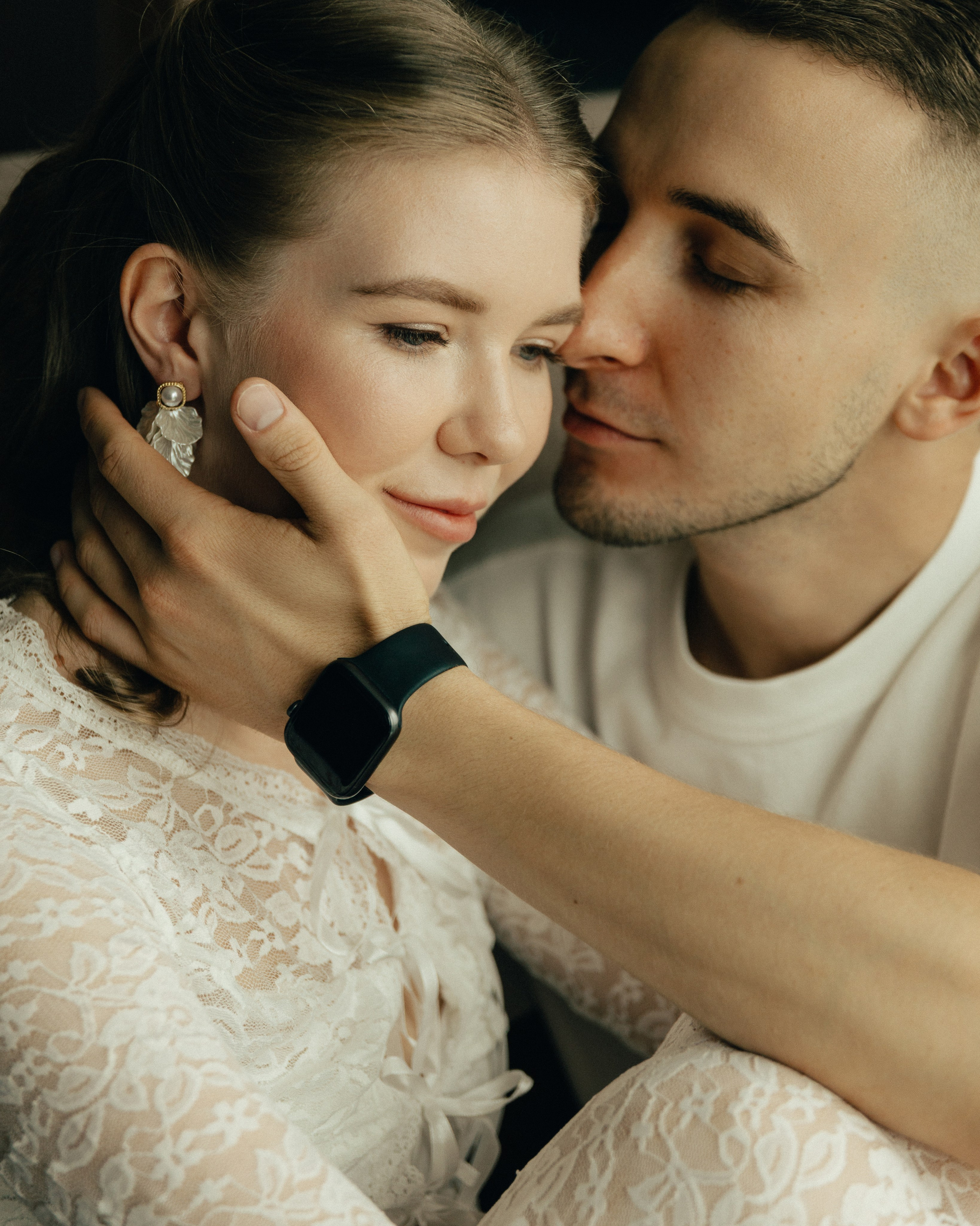 Артур и Даша, сборы в отеле Soluxe и роспись на ВДНХ. Свадебный и портретный фотограф в Москве Кристина Золотова