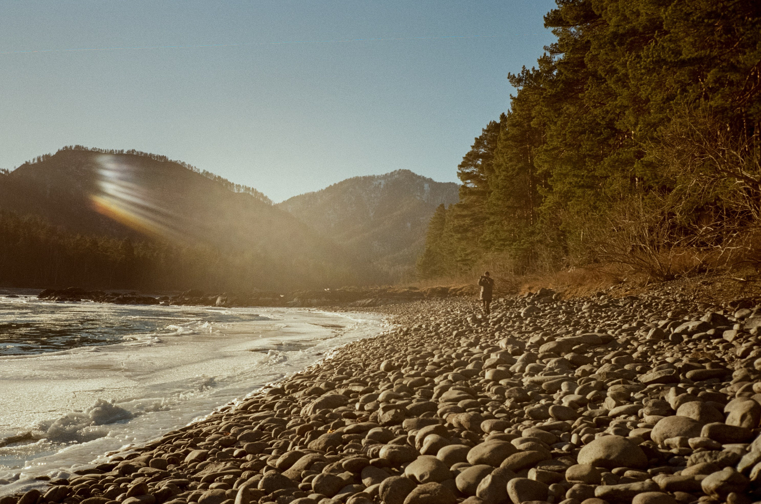 Зима и лето, Катунь и солнце, снег и лед. База Берель и дорога к Coffe. Фотограф-документалист Мария Осокина