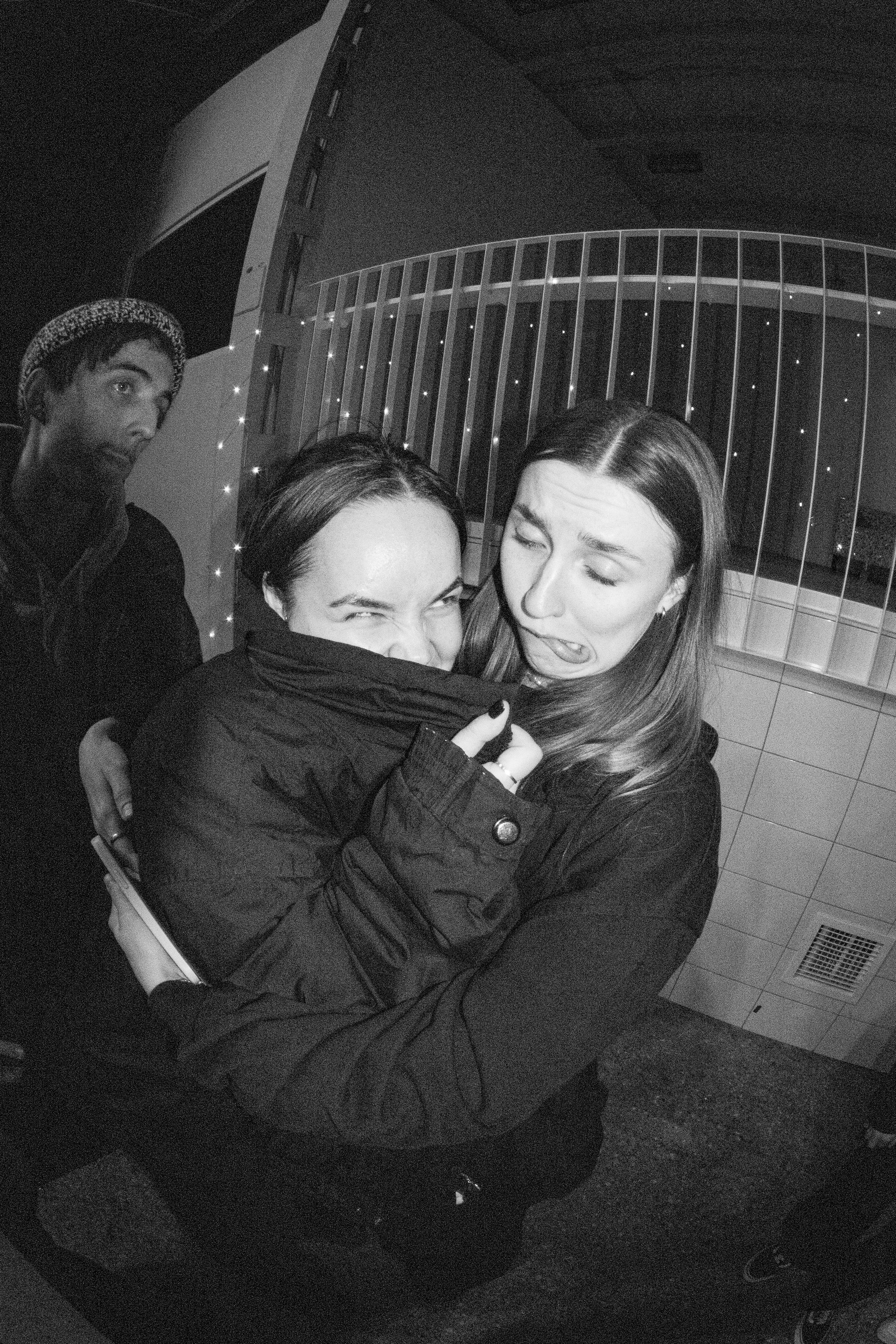 LORDS OF THE UNDERGROUND 27/10/25 (@youlovebu). Соня бу тебя сфоткала