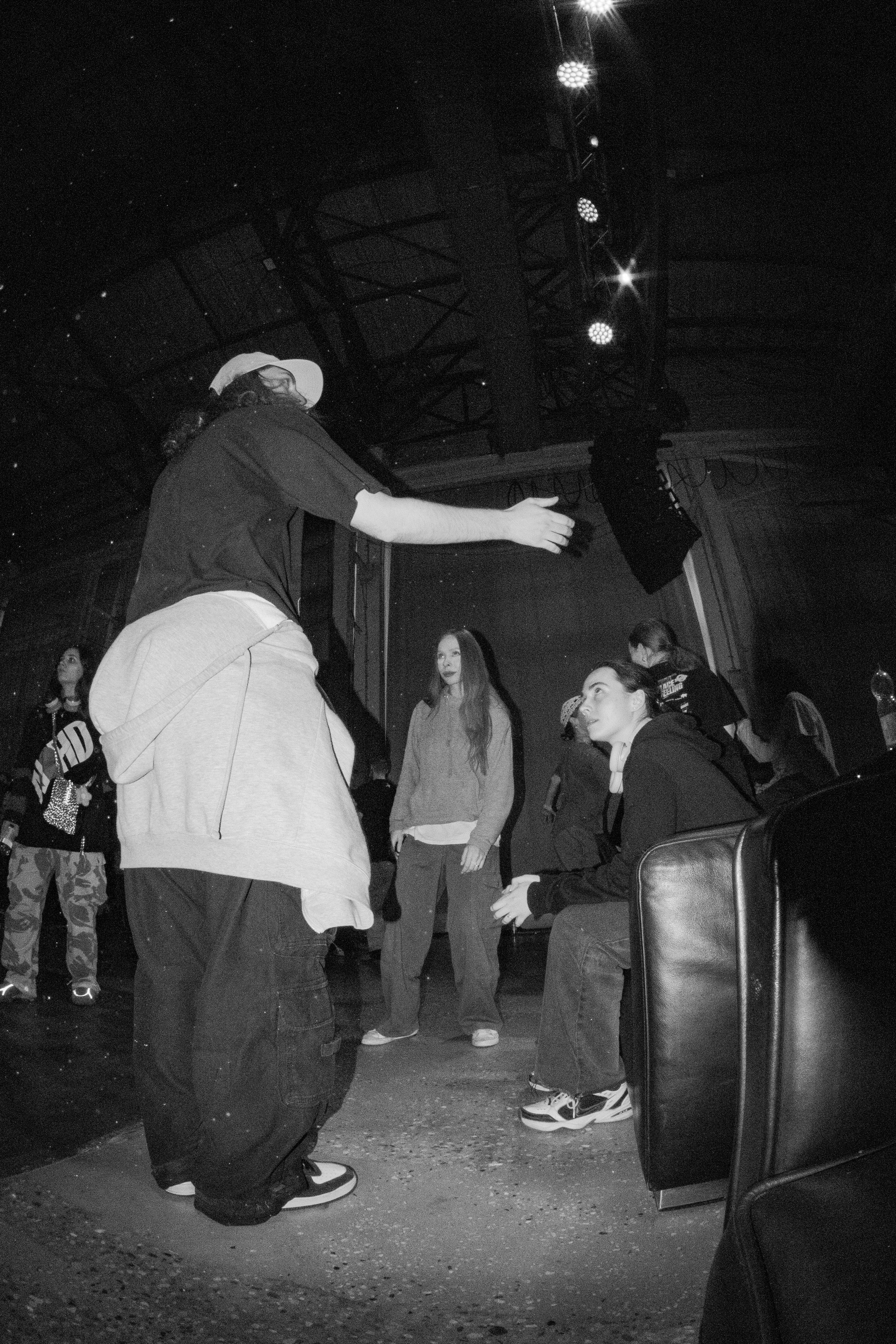 LORDS OF THE UNDERGROUND 27/10/25 (@youlovebu). Соня бу тебя сфоткала