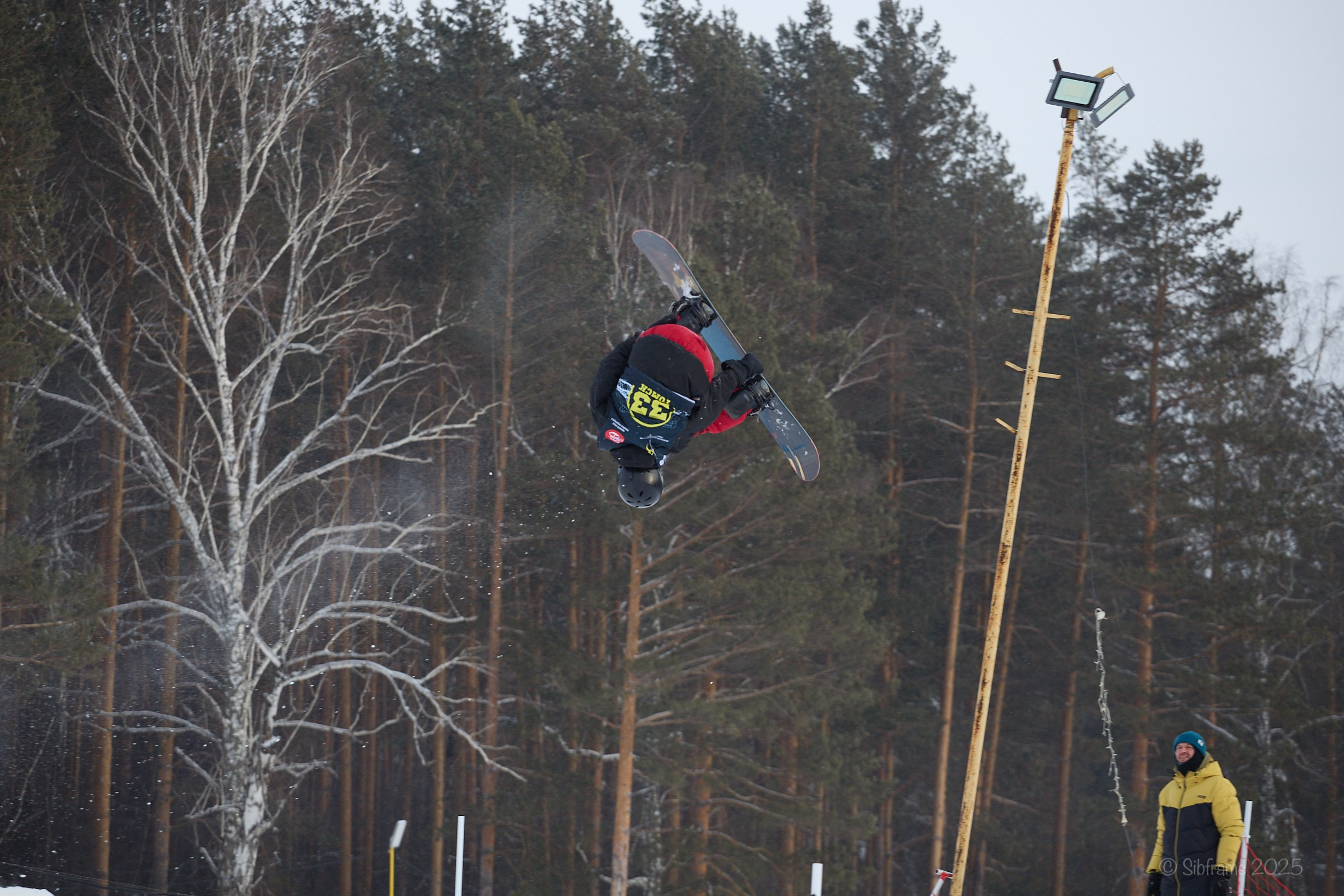 Всероссийские соревнованиях по сноуборду в дисциплине Биг-эйр в Томске. Коммерческий фотограф для бизнеса в Томске Дмитрий Ельчанинов