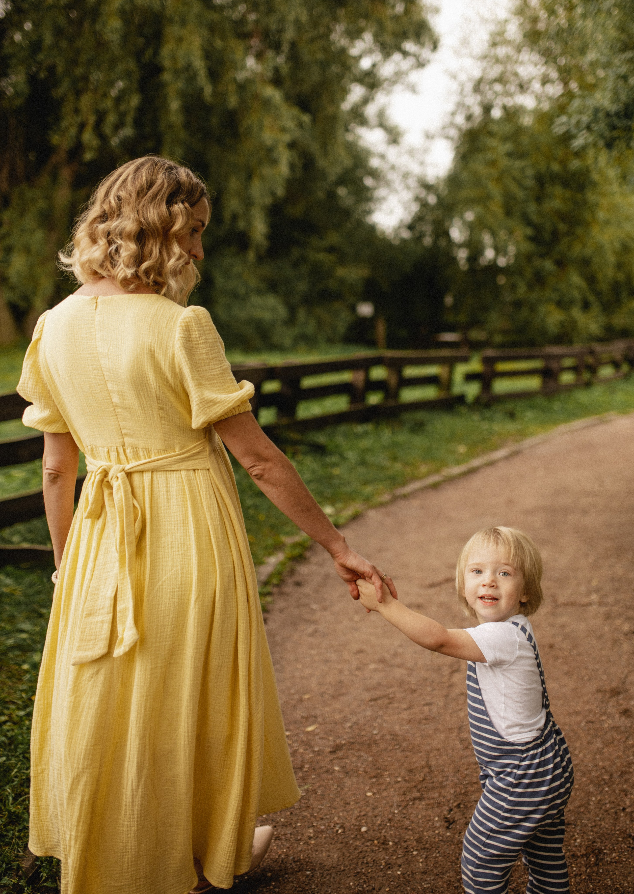 Фотосессия беременности мама и сын. Семейная фотосессия Бутово Москва фотограф Алина Морщагина