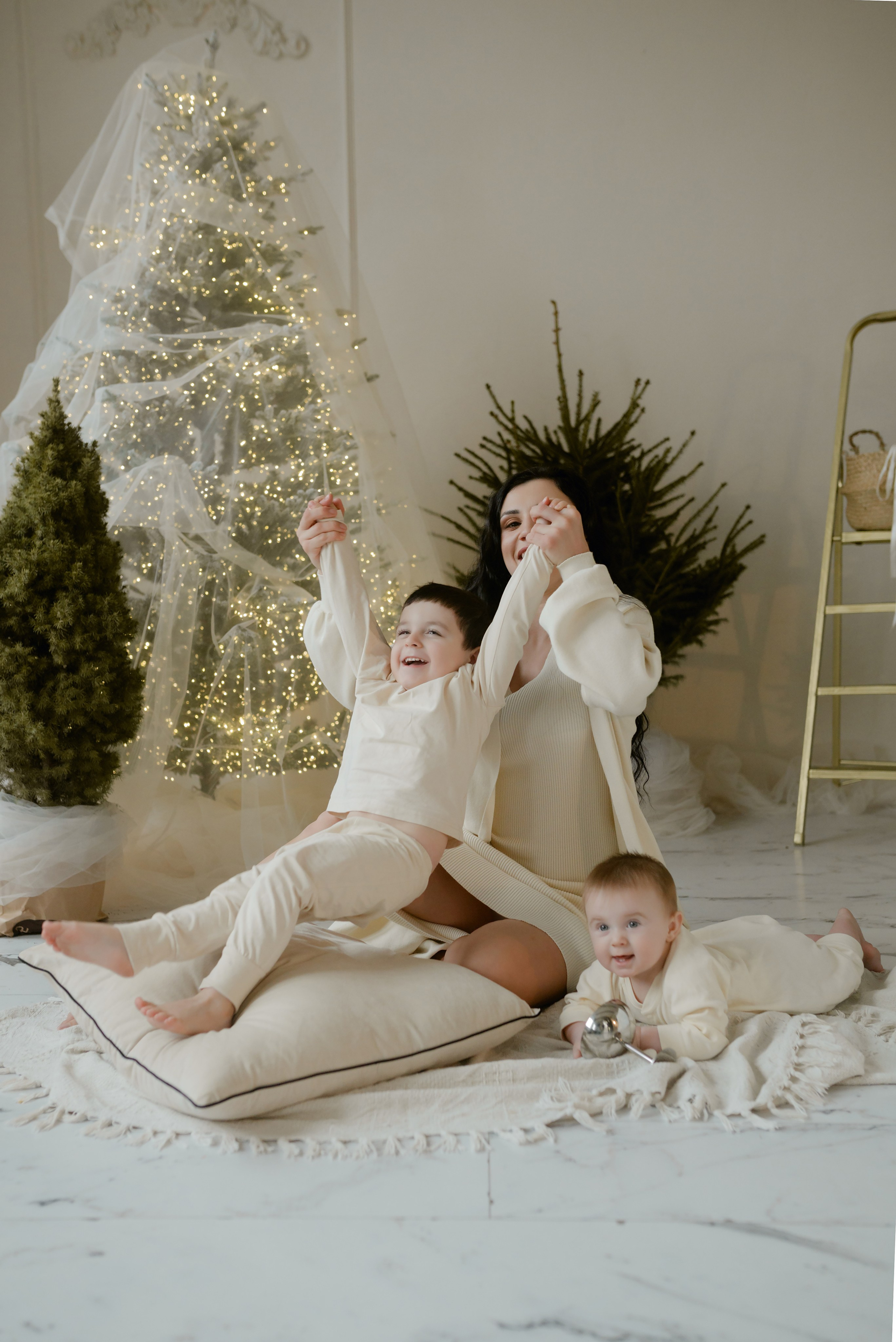 Екатерина, Тема и Ариша. Молоко студия. Свадебный фотограф в городе Минск Крохмалюк Анна