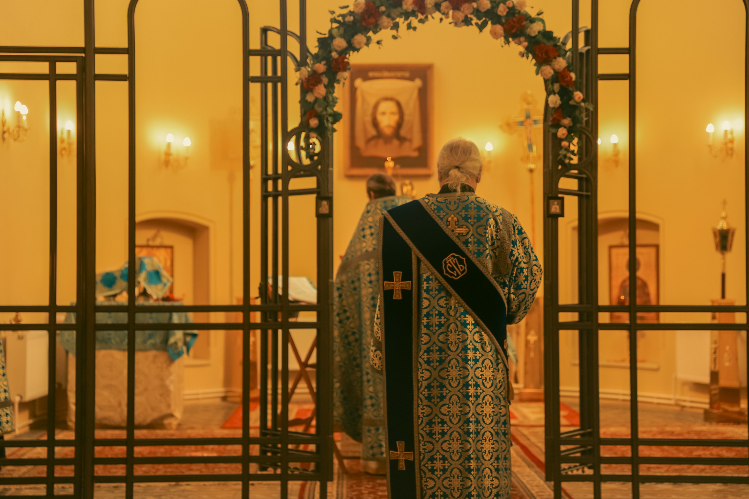 Служба в церкви