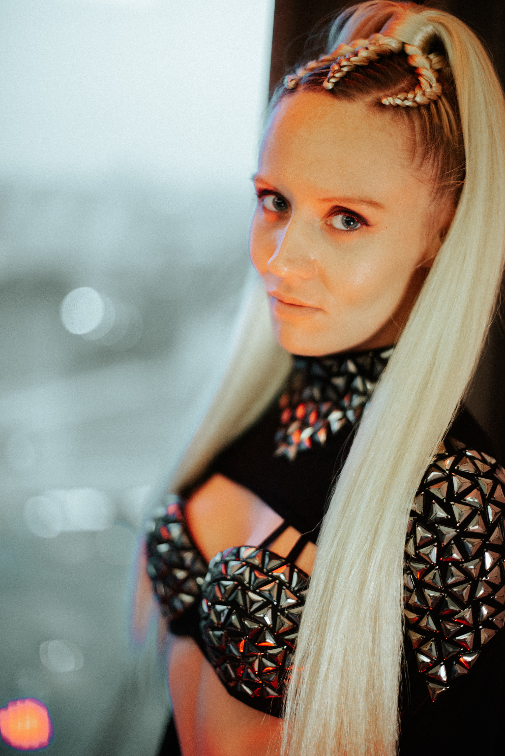 Фотосессия в отеле | Камерная съёмка пар в Москве. Артём Савиных — профессиональный фотограф в Москве | Репортажи, свадьбы, портреты