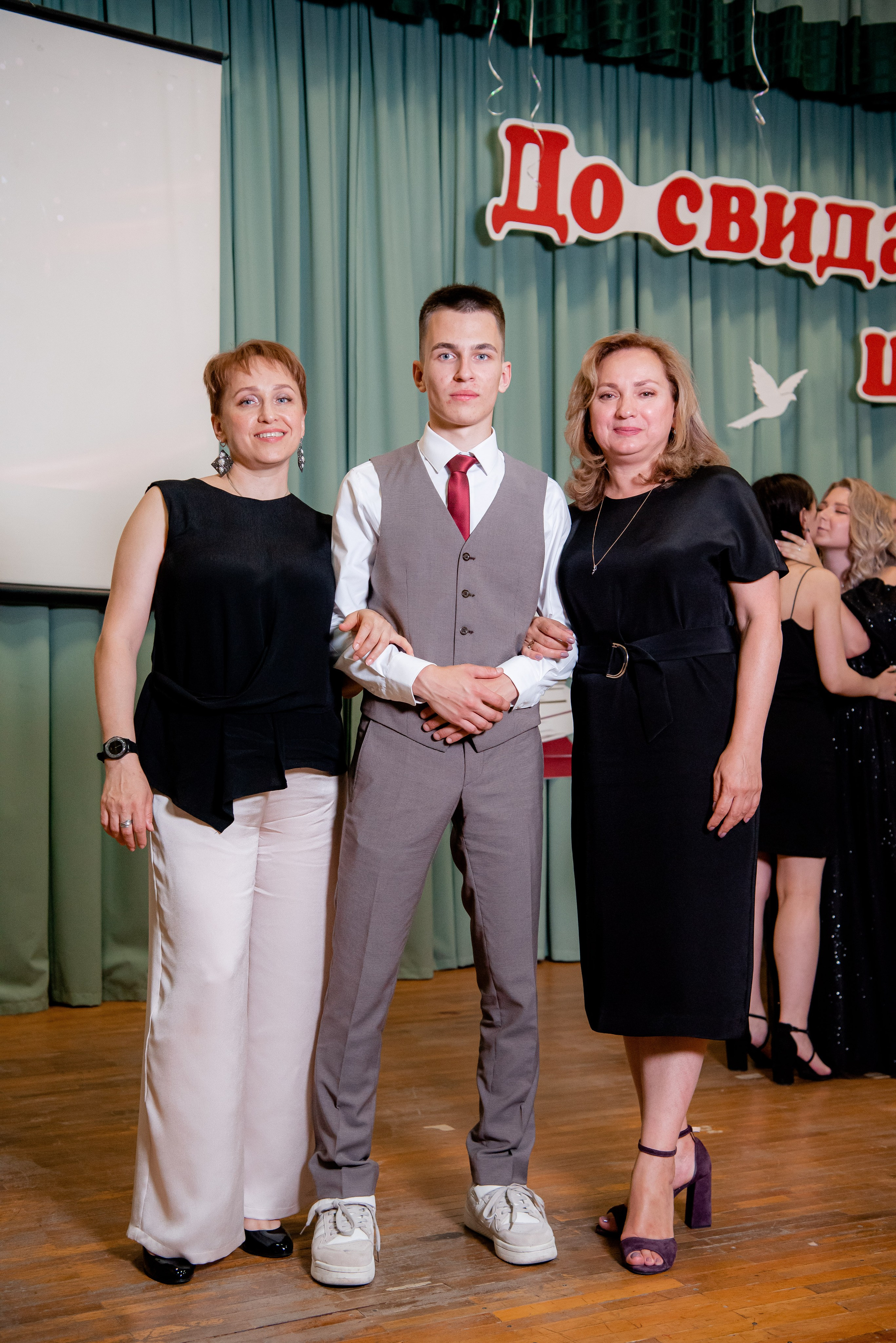 140 Школа. Вручение и Банкет. Сити Холл. Фотограф в Волгограде и Волжском Александр Горбань