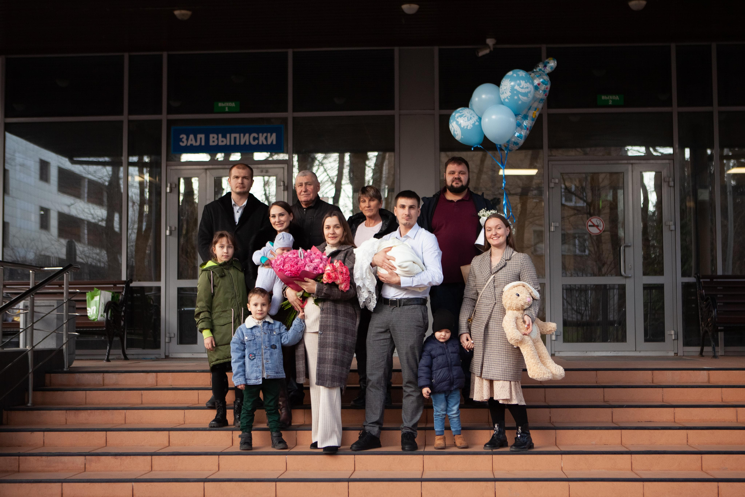 Домашняя фотосеессия после выписки из роддома. Фотограф Ставрополь Пятигорск Елизавета Дарина