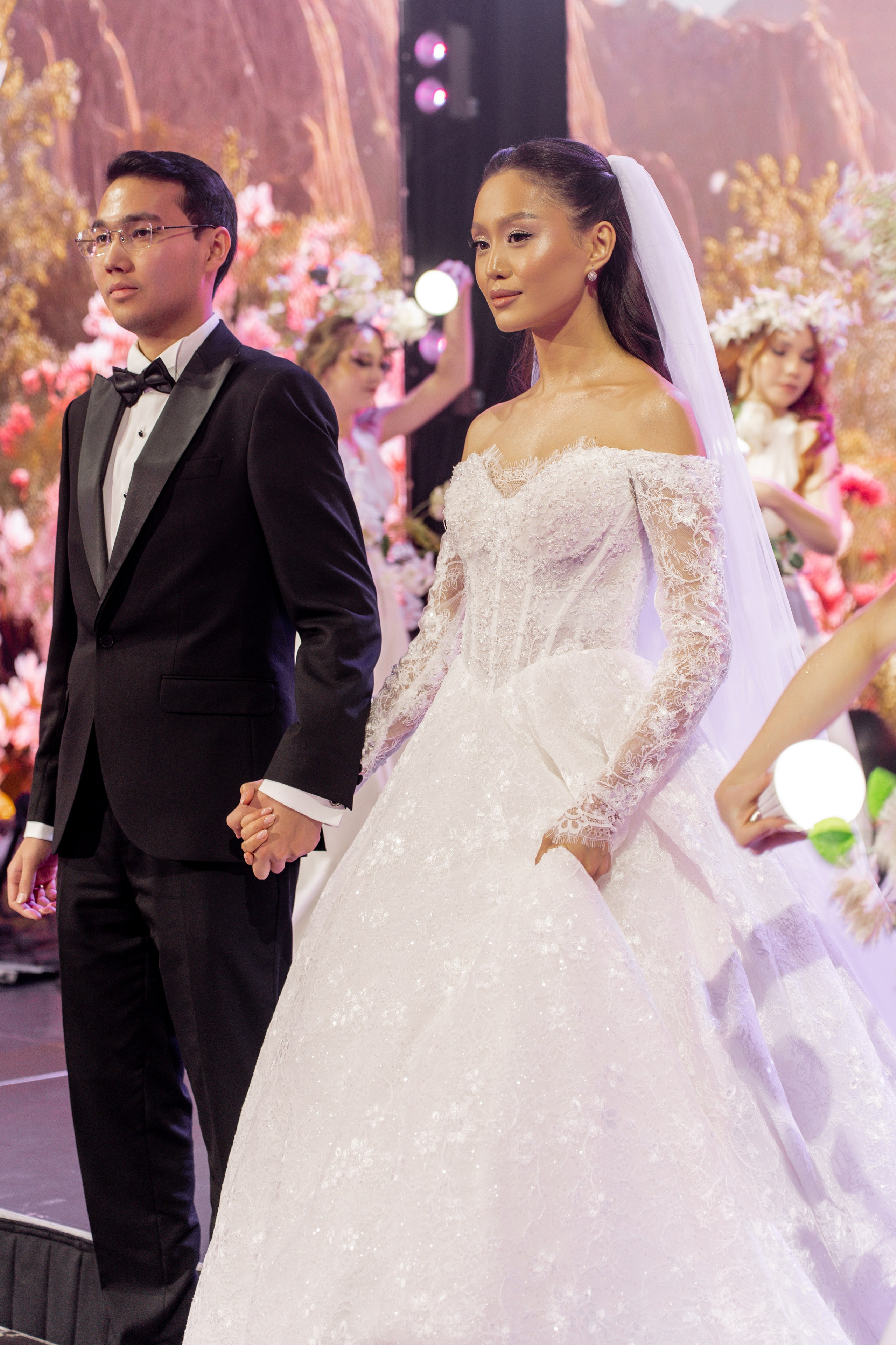 NURZHAN & LYAZZAT «MAHABBAT KOKTEMI». ___________________________________________________