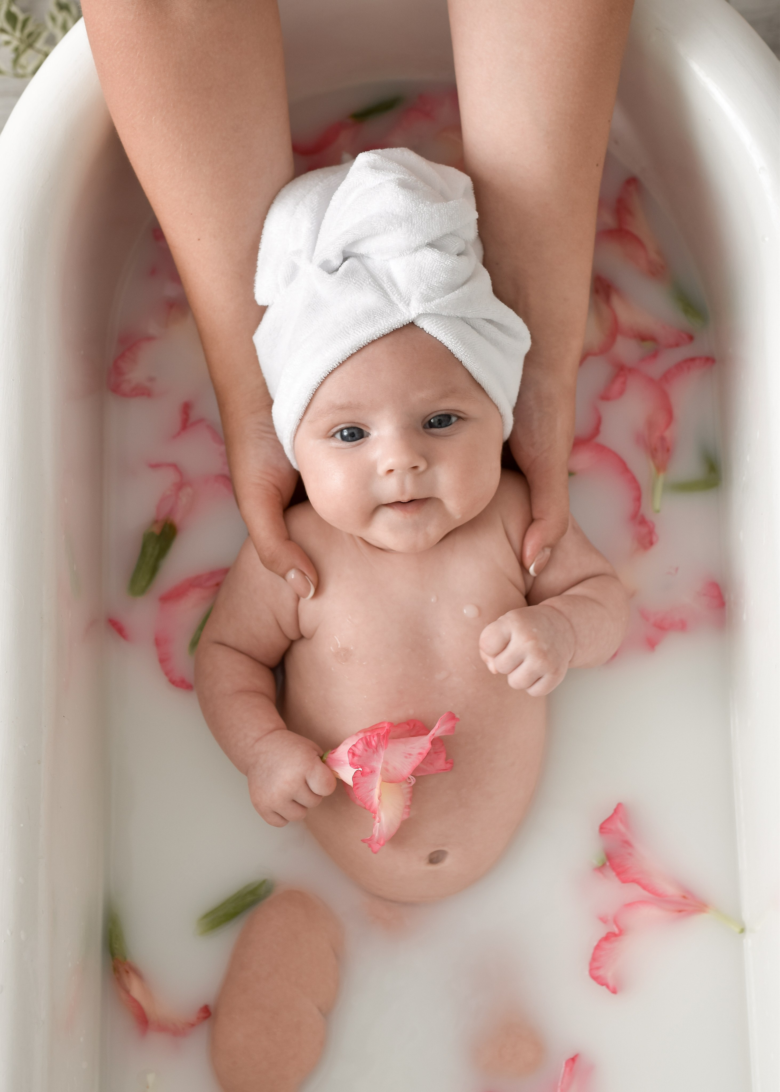 МОЛОЧНЫЕ ВАННЫ. Фотограф в Ялте Инна Найден. Детский и семейный фотограф