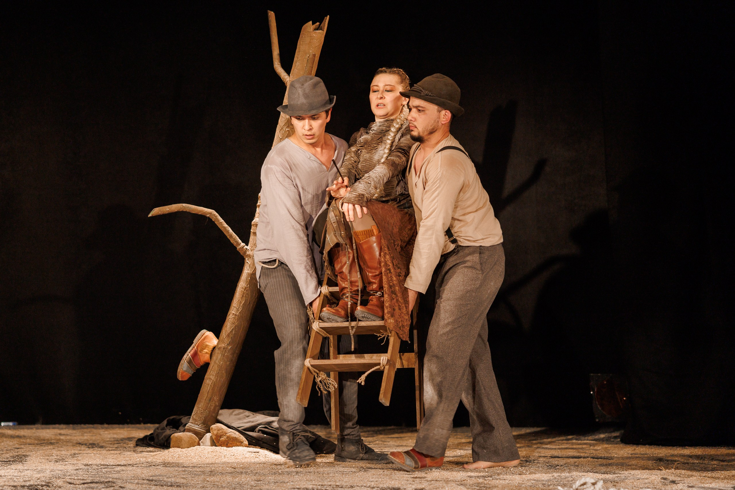 Спектакль «В ожидании Годо» от театра Д. Лица в СПб. Фотограф в Санкт-Петербурге — Сергей Петров