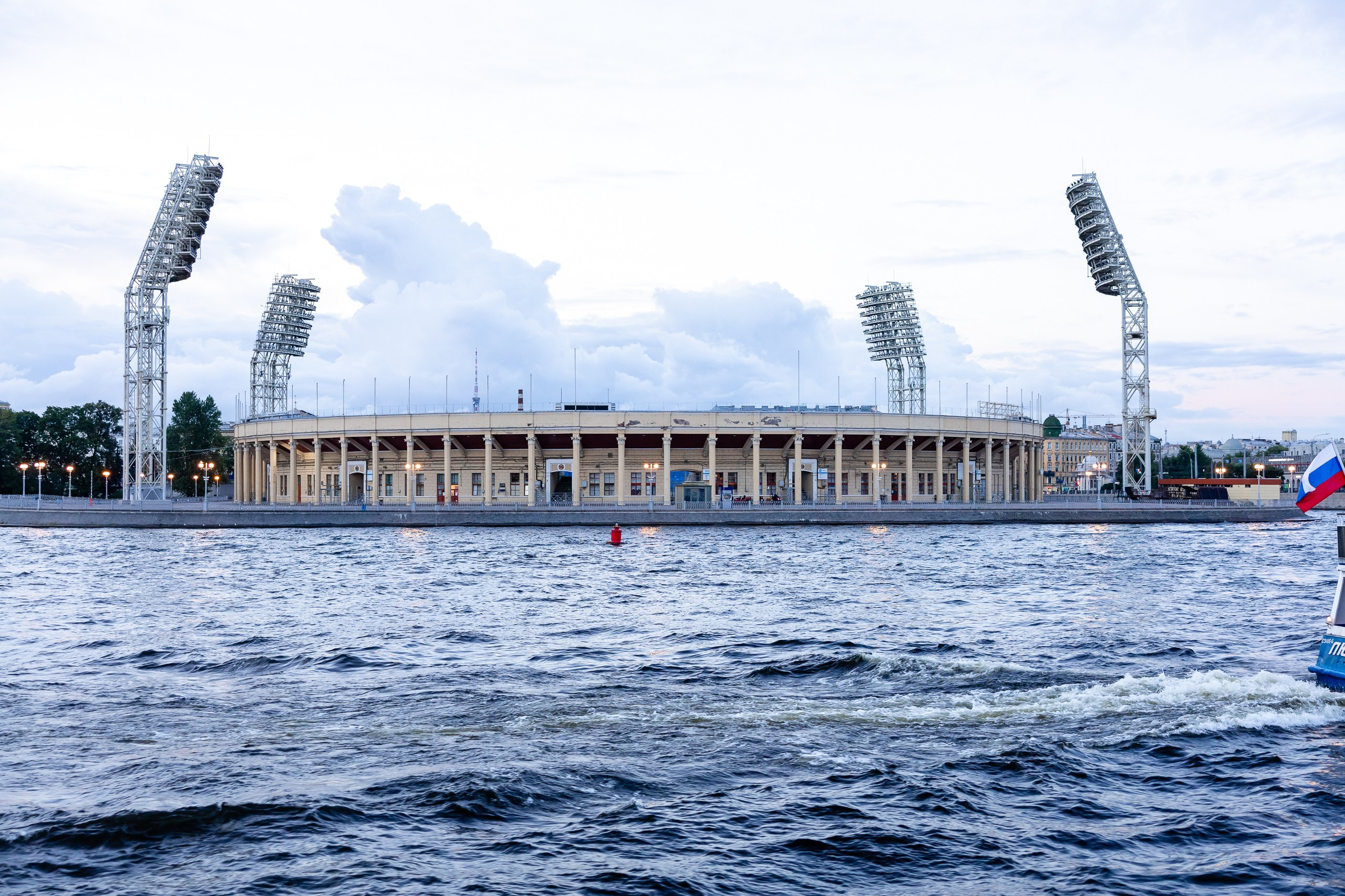 Экскурсия на двухпалубном теплоходе по Неве. Фотограф в Санкт-Петербурге — Сергей Петров