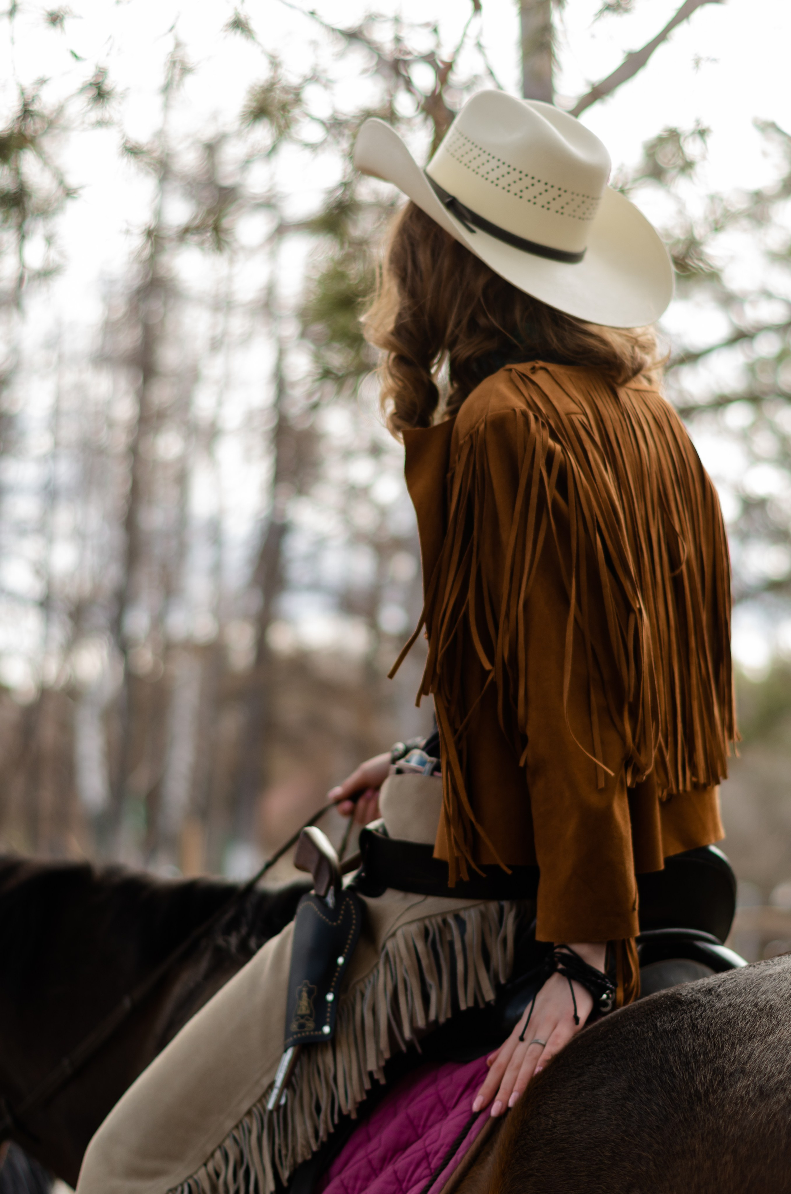 Ковбойская девчонка. Фотограф Марина Доглядная Челябинск фотосессии с лошадьми, мотоциклами