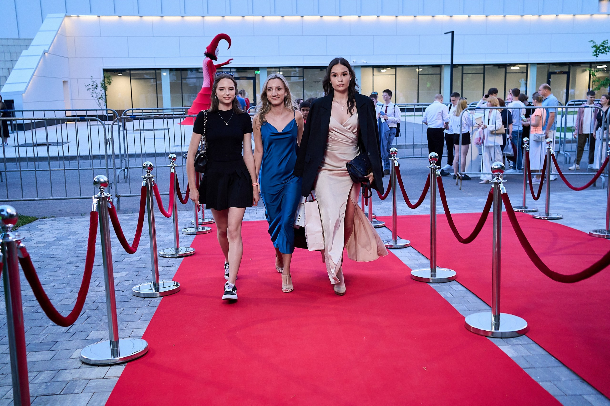 Выпускной 2024 концертный зал Академия ВТБ. Фотограф и Видеограф в Москве. Олег Корушев