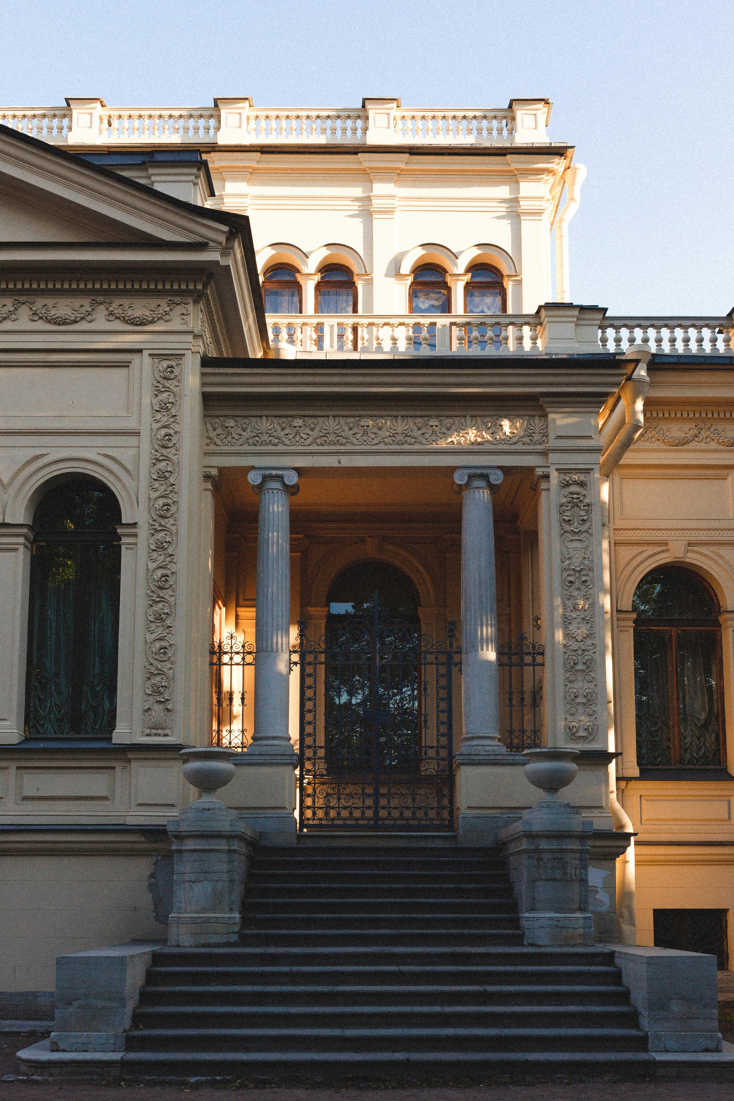 Фотовыставка в Санкт-Петербурге "А где ты гулешь с собачкой, если живешь в центре?"