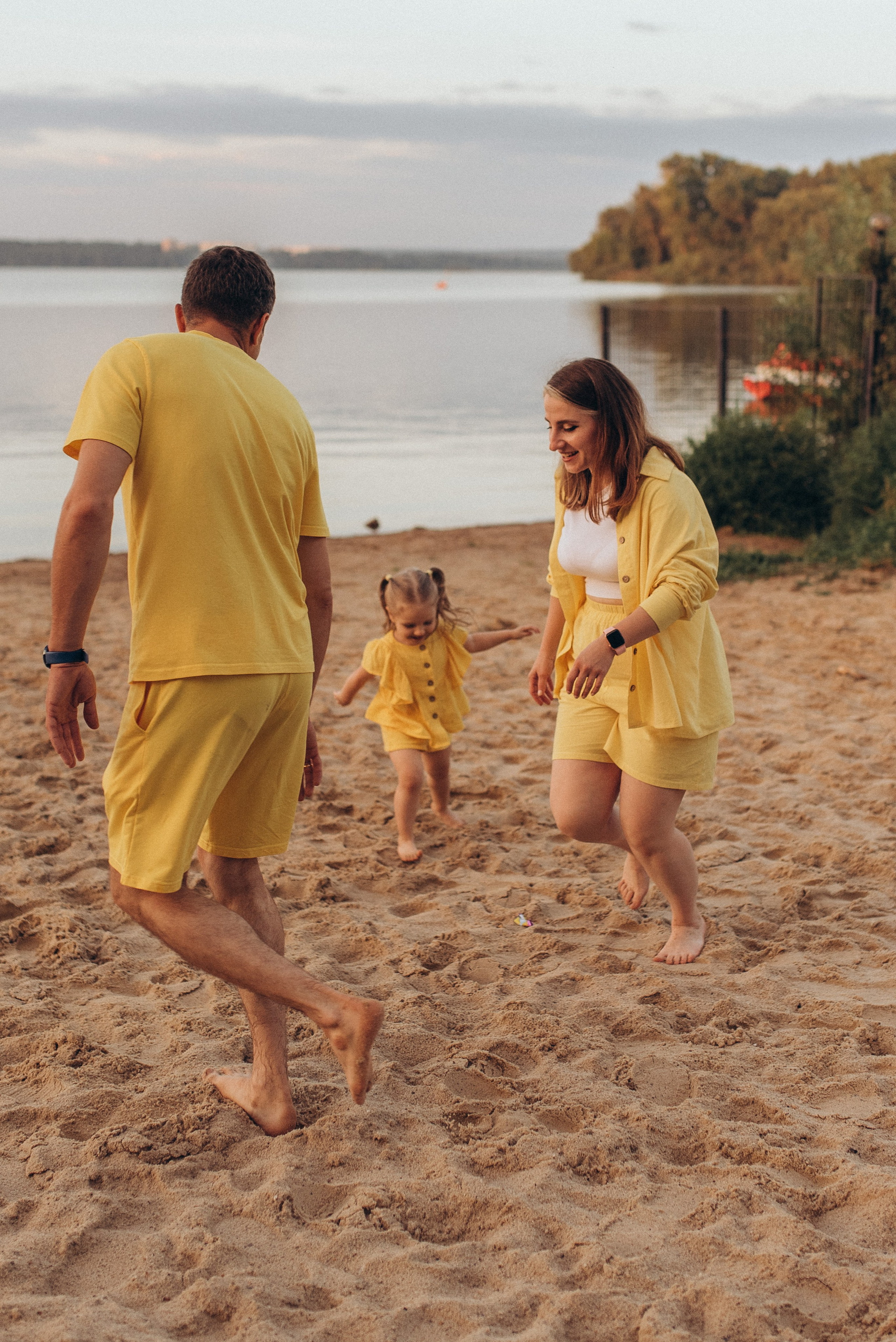 Летняя прогулка на закате. Семейный фотограф в Москве Екатерина Север