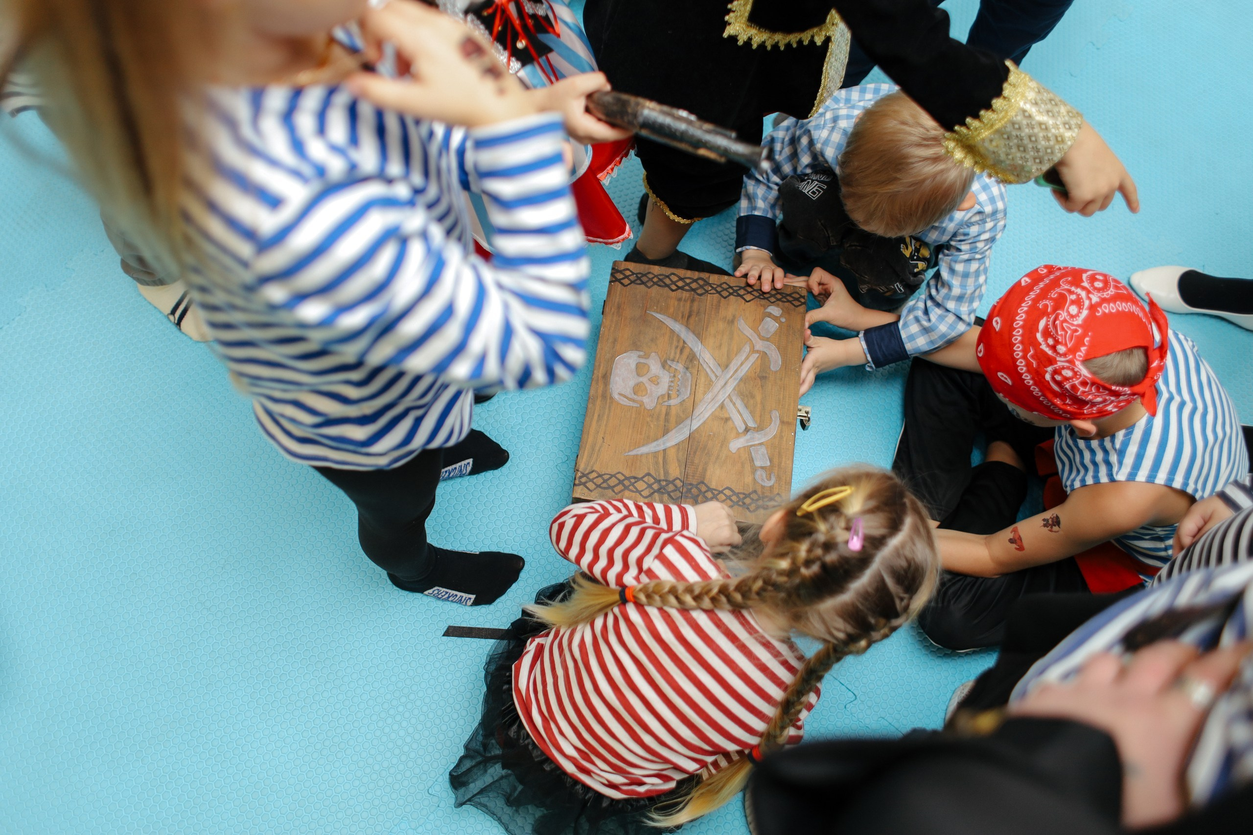 Праздники и дни рождения. Студия детской фотографии CHIK STUDIO