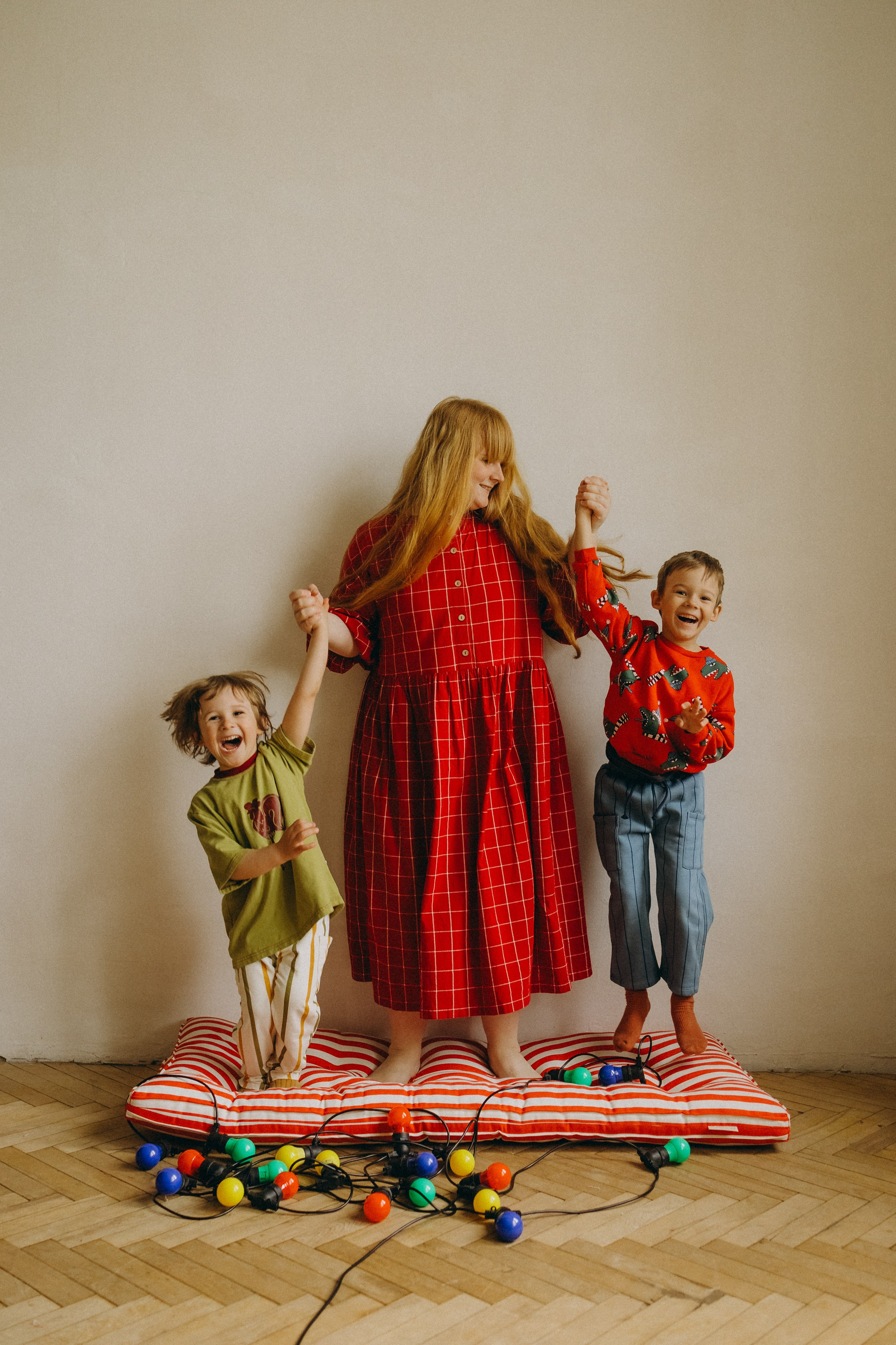 Лиля, Роберт, Адриан. Главная