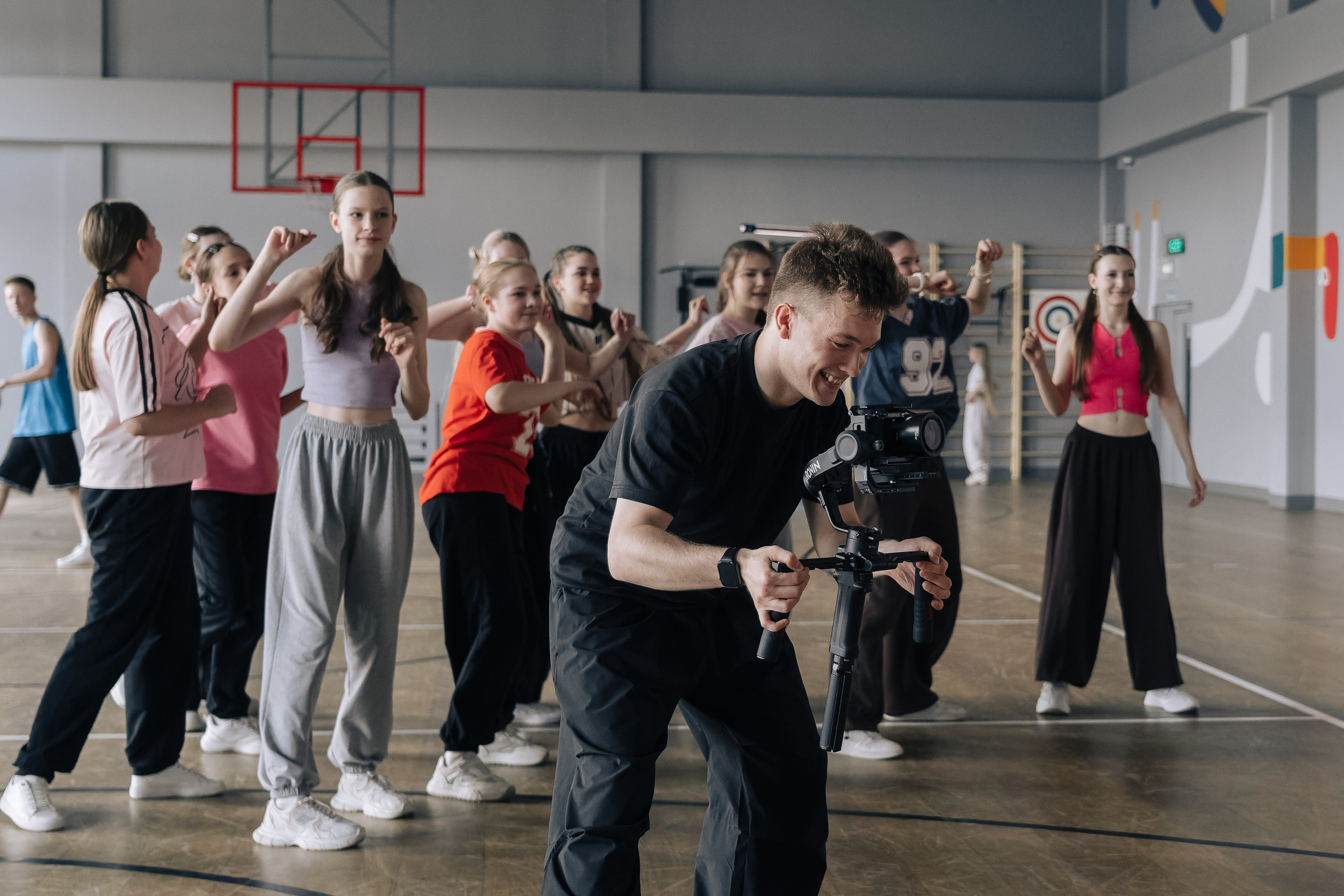 Бэкстейдж клипа Baby one more time. Паша Страхов — фотограф