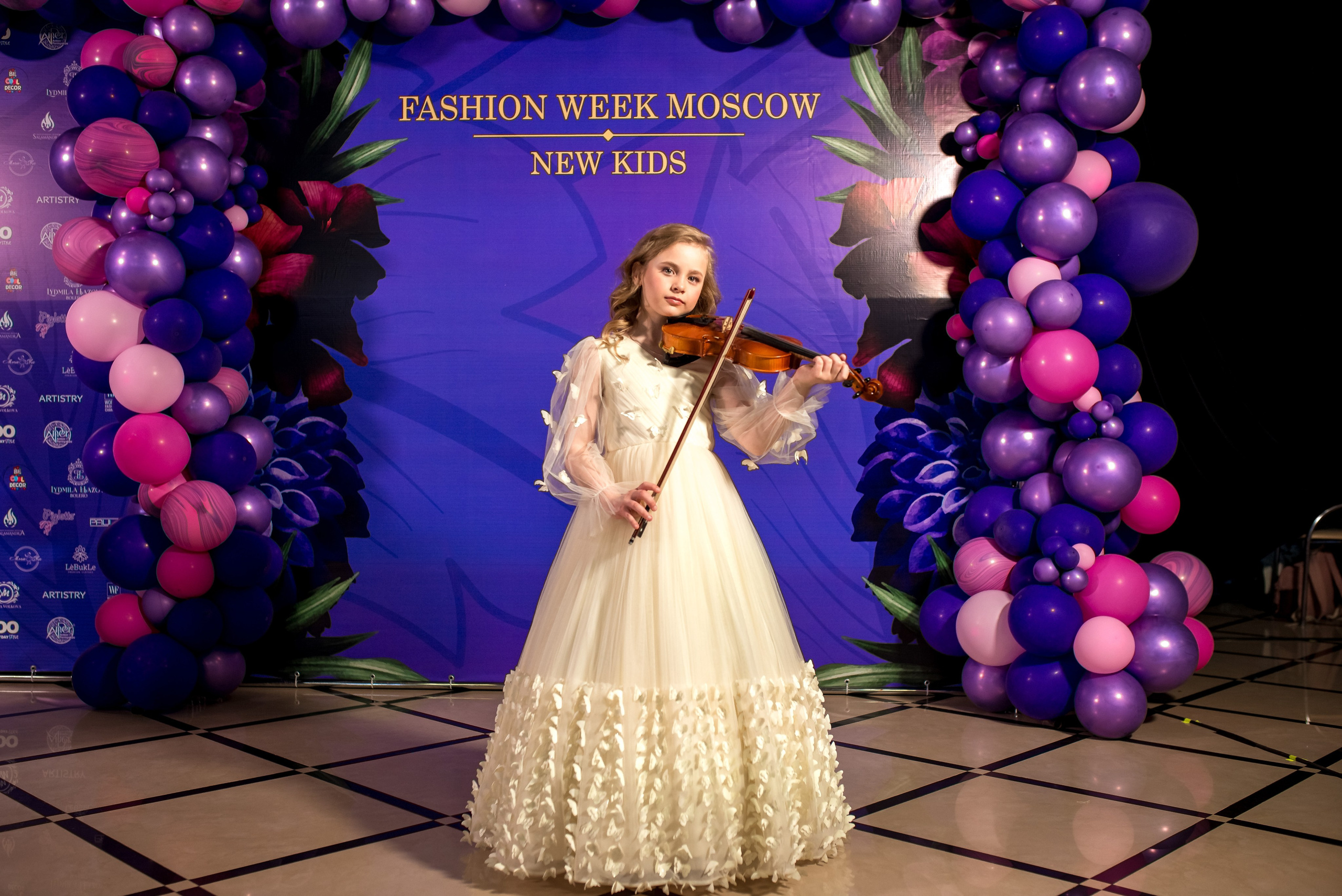 Показ Итальянской моды в России весна 2022. Женский фотограф Крещение Венчание Москва Брянск