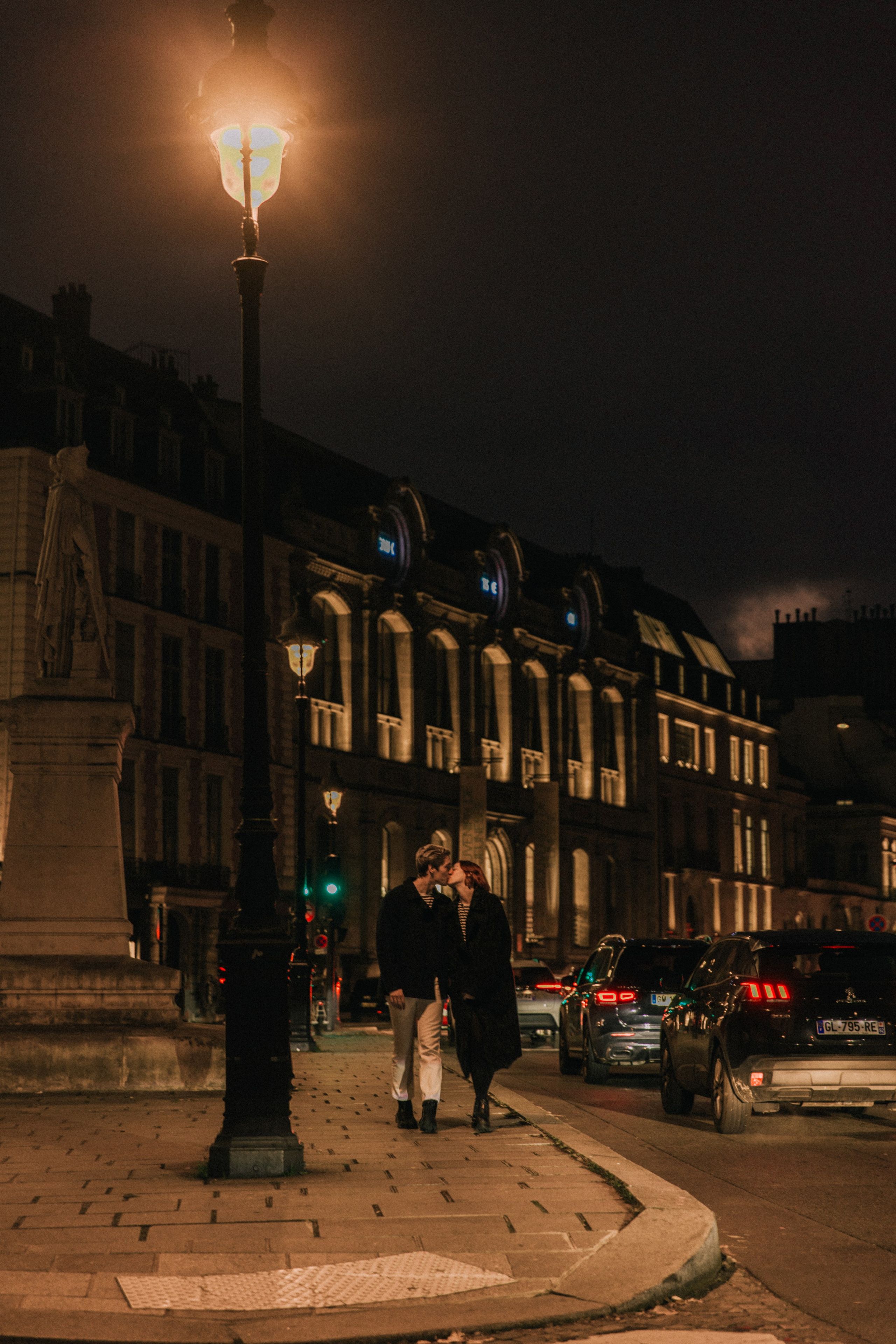 Why am I so crazy about her. Photographer in Paris