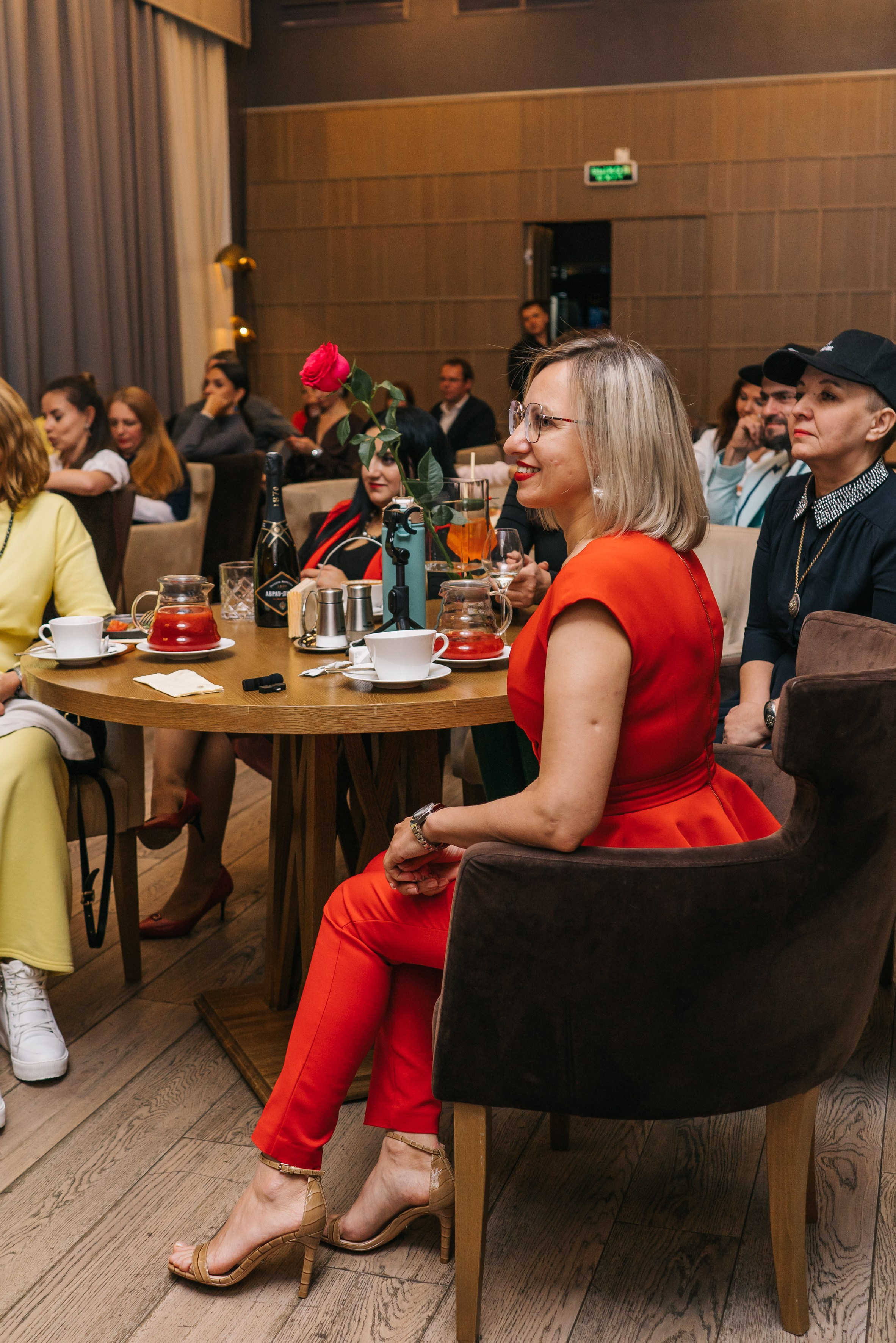 Бизнес-стендап. Женский фотограф в Москве Анастасия Сидорова