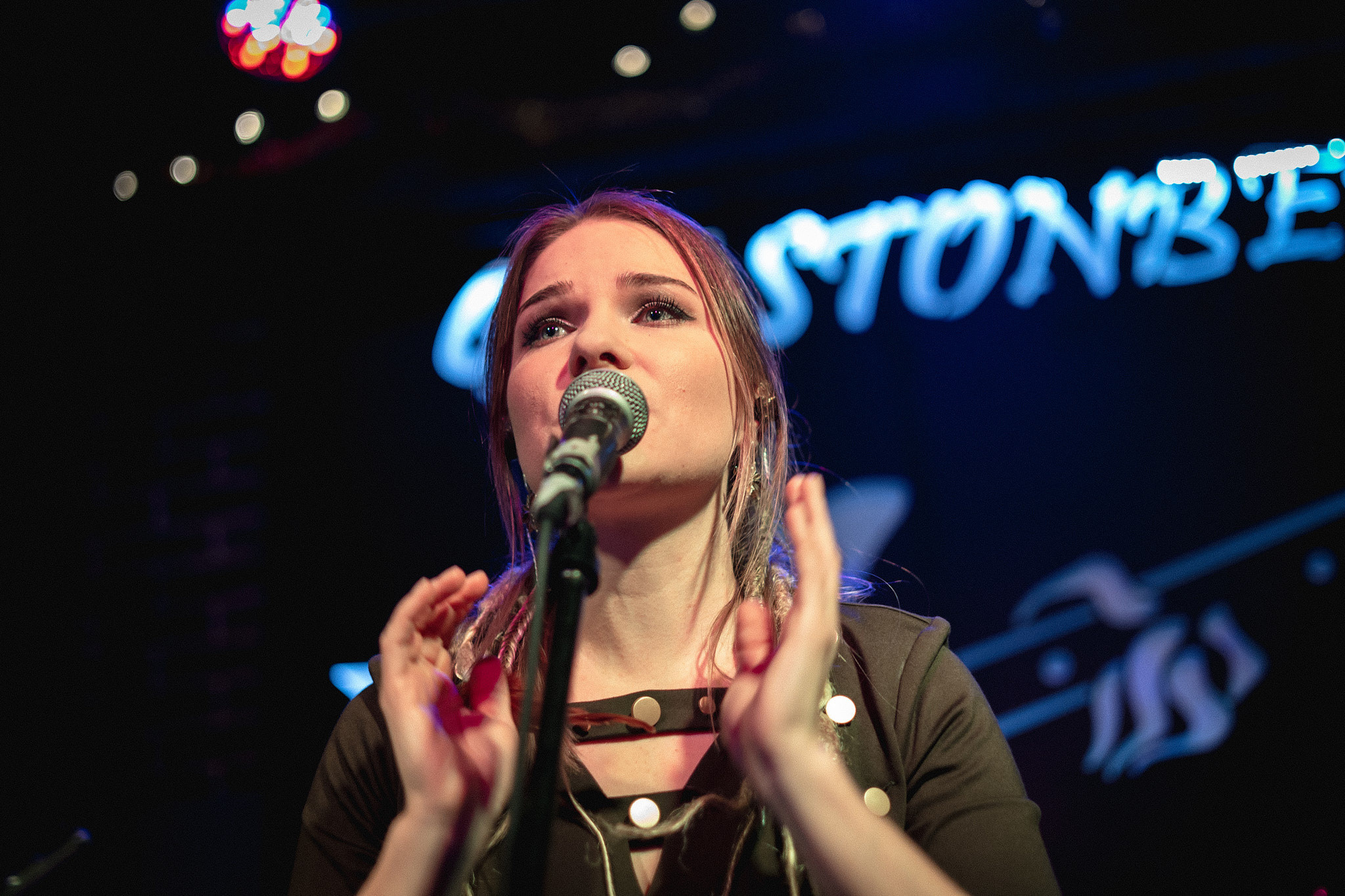 ОЛЯ И ДОМОВЫЕ. Фотограф Сонкина Татьяна