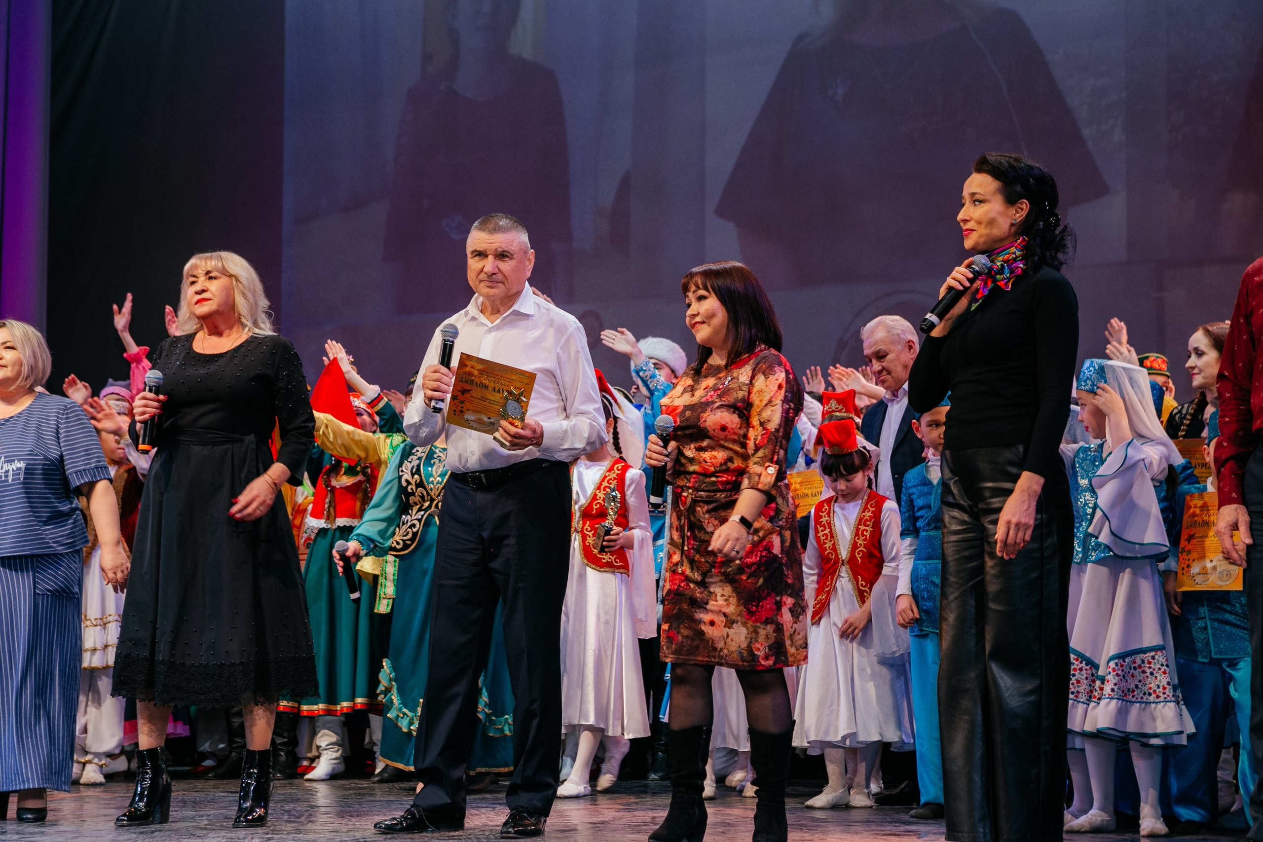 Межрегиональный фестиваль «Сибирские звезды». Контент фотограф, съемка для маркетплейсов, фуд съемка и репортажи в Новосибирске Ралия Галеева