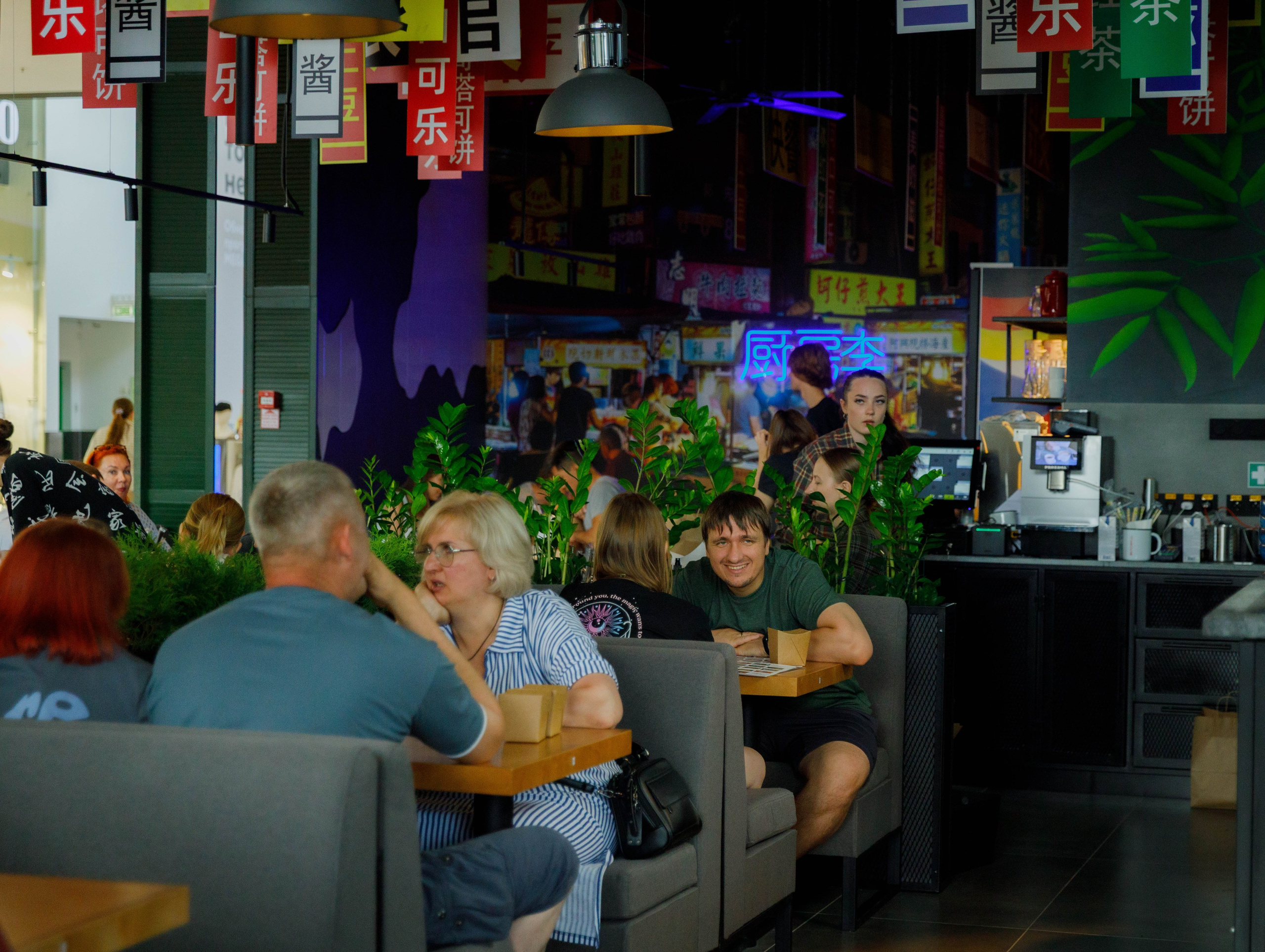 Кухня Ли. Открытие. Репортажный фотограф в Новосибирске Алена Помазунова