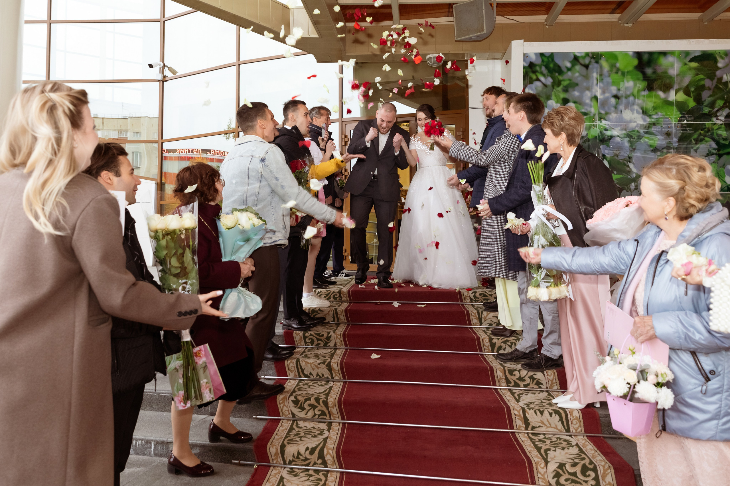 Свадебная фотосъемка в ЗАГСе в Сургуте