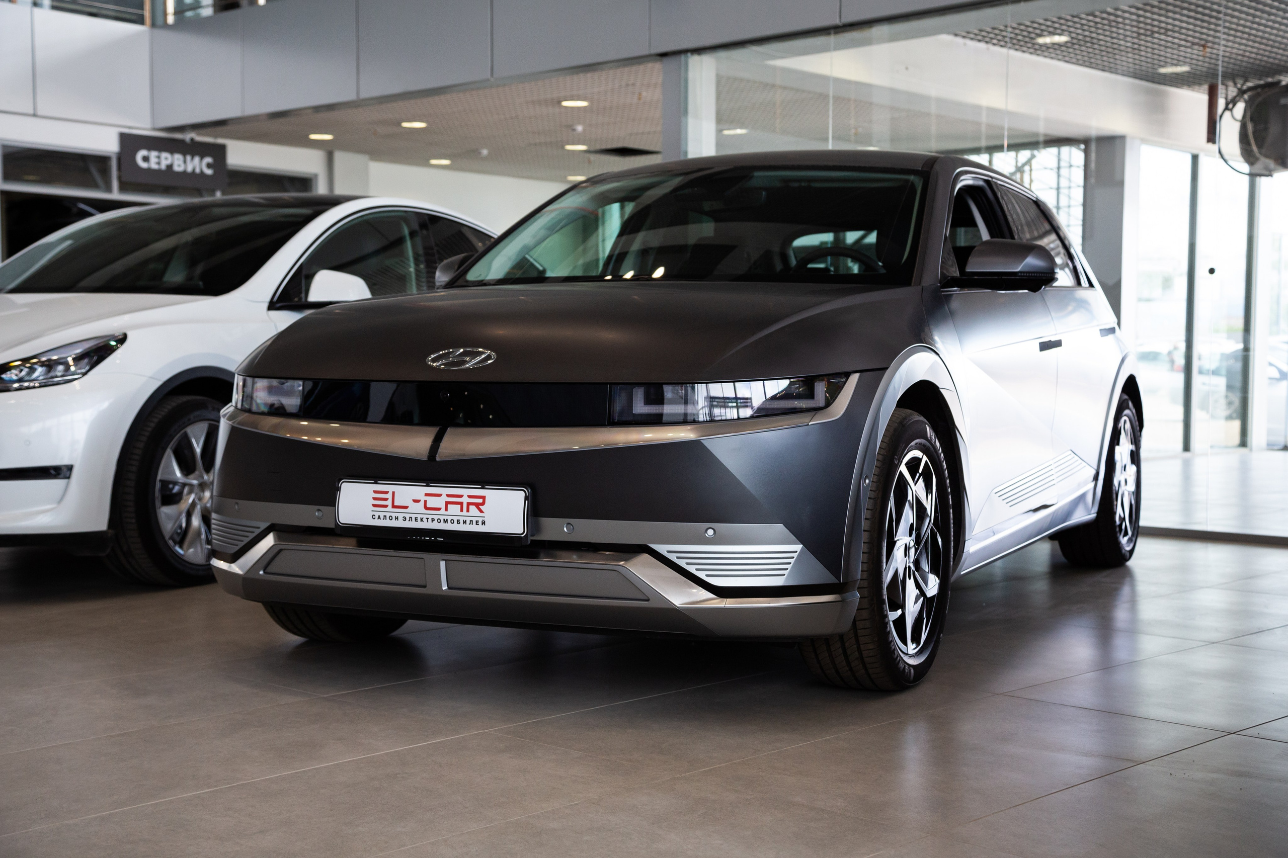 Салон электромобилей El-Car. Свадебный фотограф Пермь Олеся Брагина