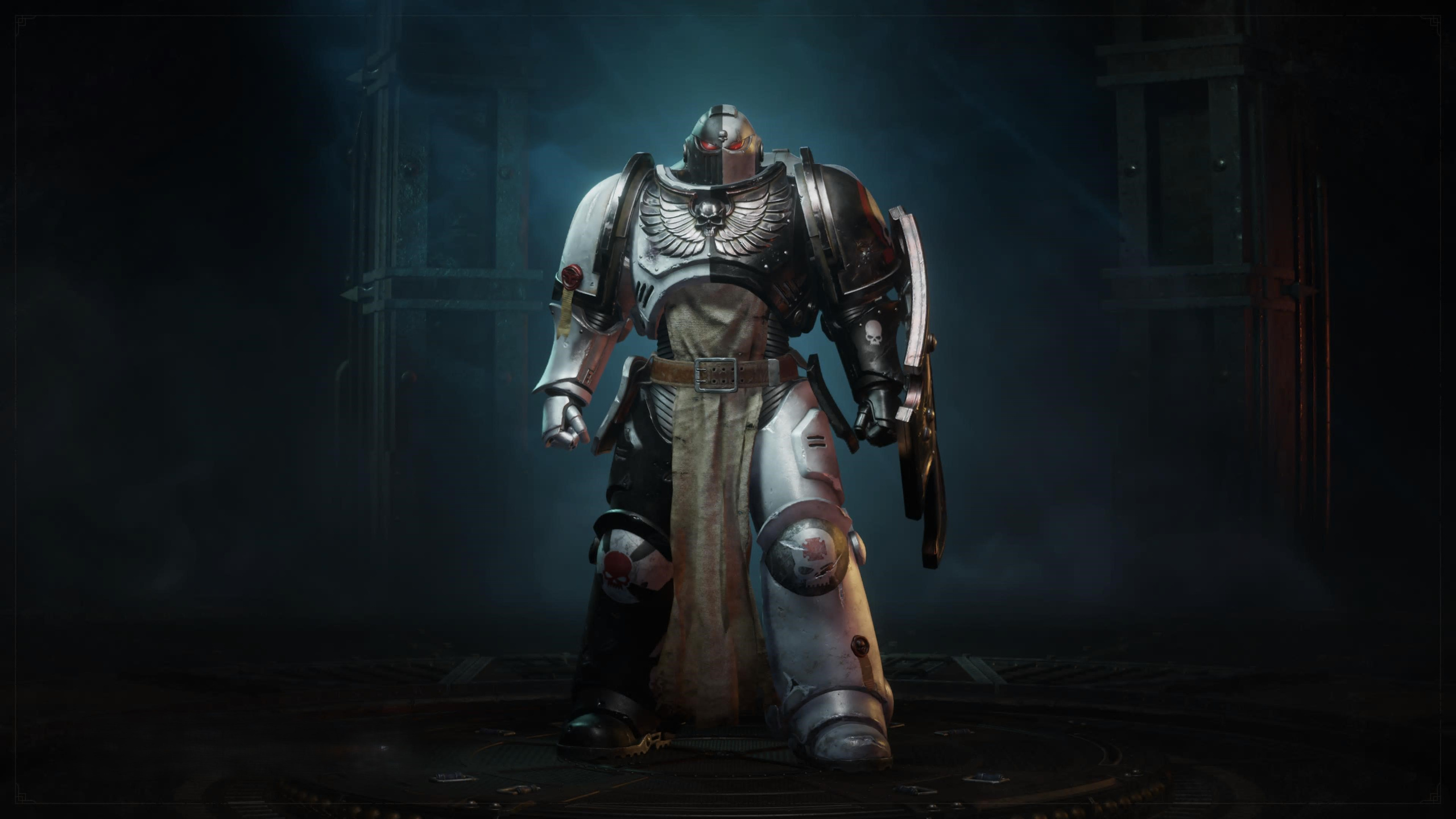 Кастомное кольцо для фанатов Warhammer 40 000: «Сыны Злобы» с детализированным черепом и символикой легиона.