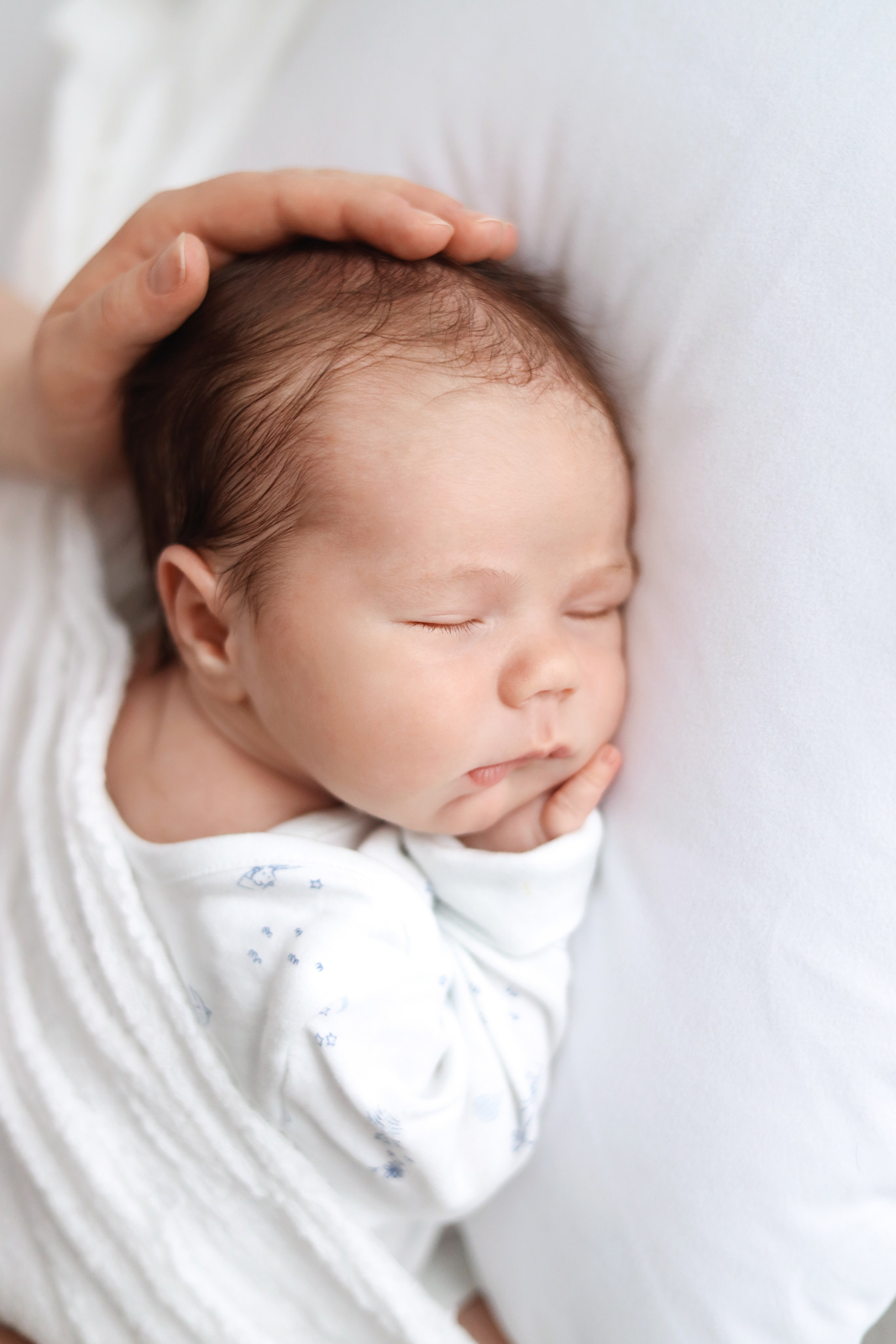 Фотосъемка новорожденного в Москве в натуральном стиле. Фотограф новорожденных Москва. Ньюборн фотограф Москва