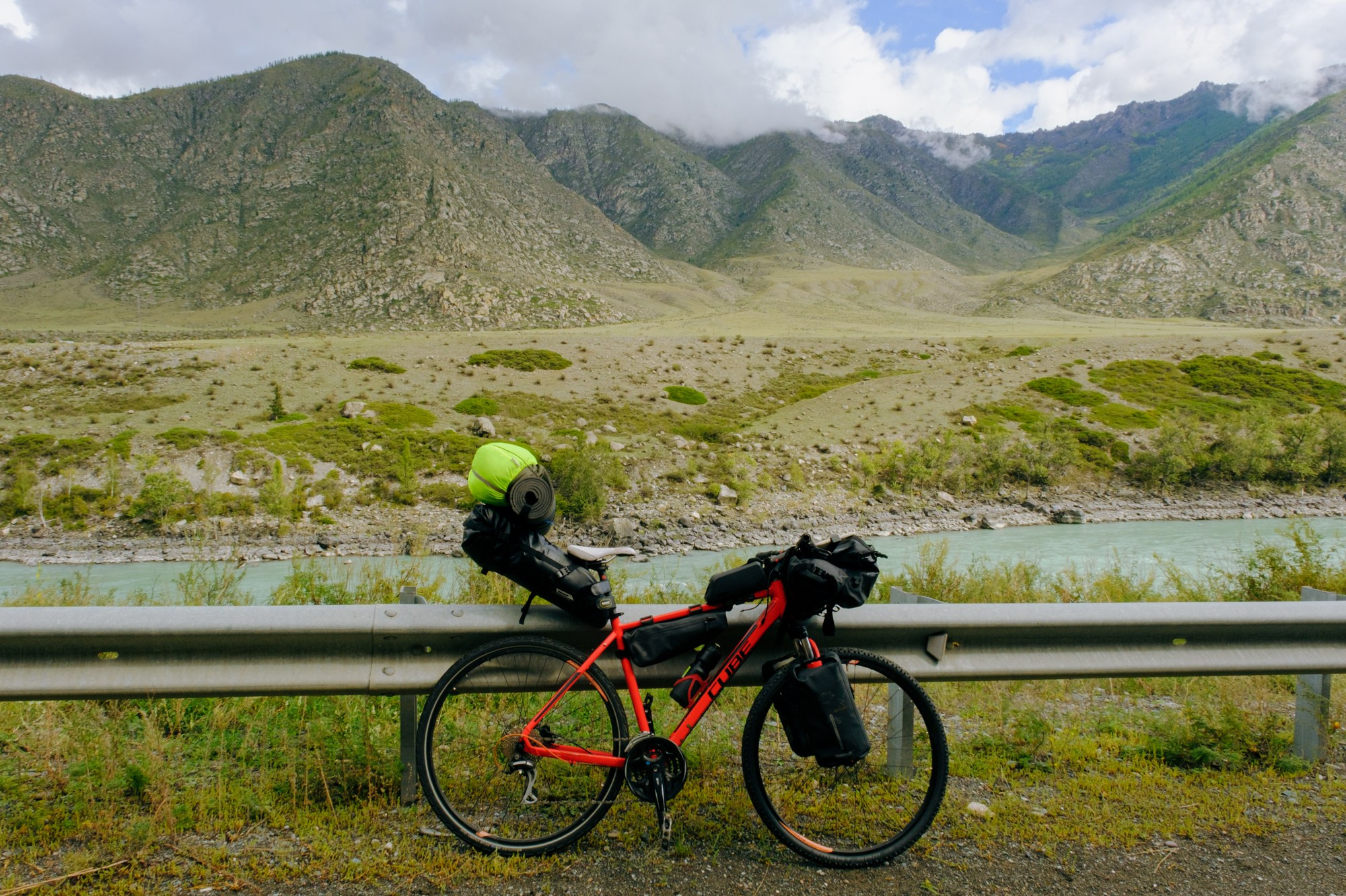 Altai Russia — Solo bike tour along the Chuya Highway. Фотограф Павел Краснов