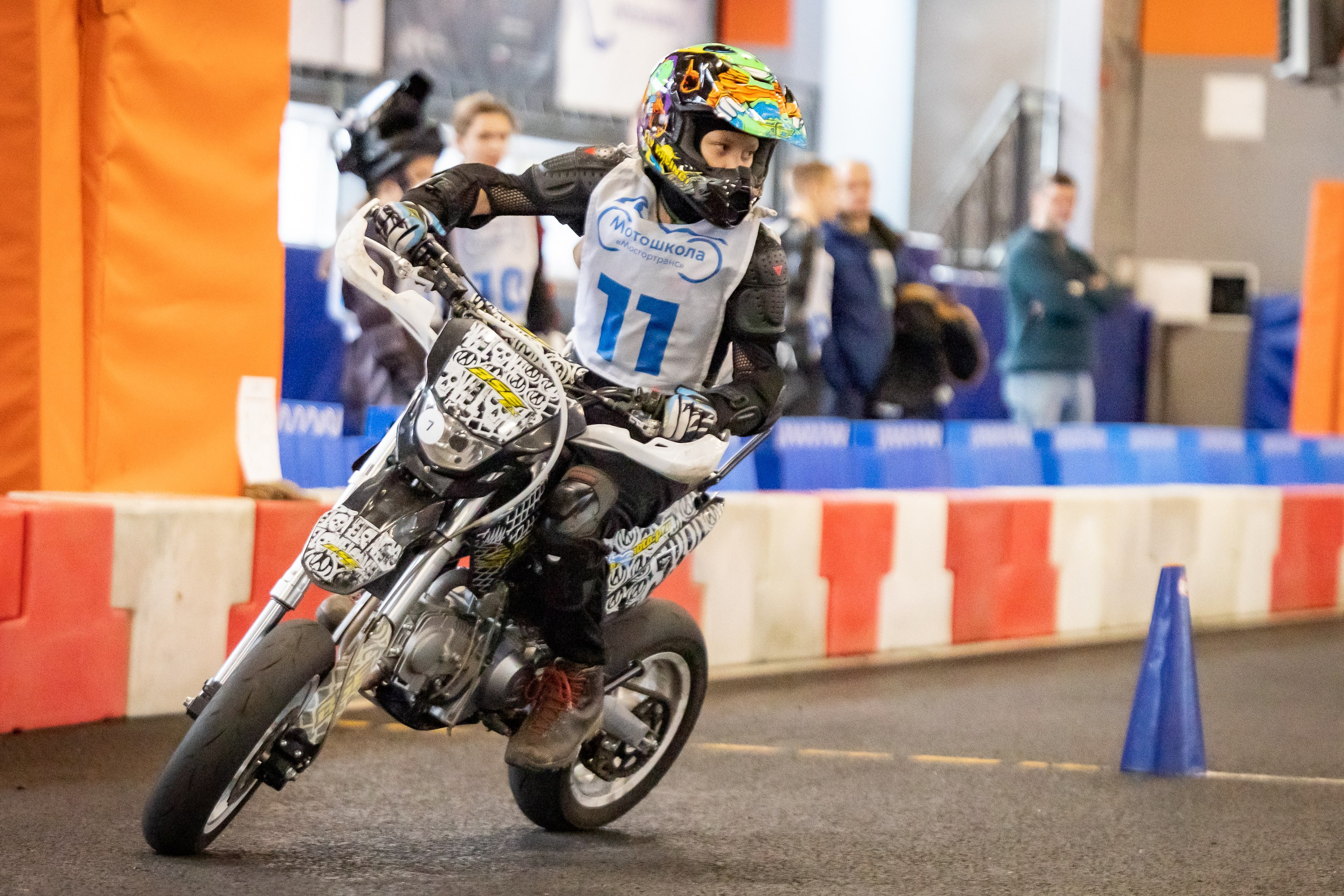 Соревнования в Мотошколе «Мосгортранс». Фотограф Владимир Охрименко