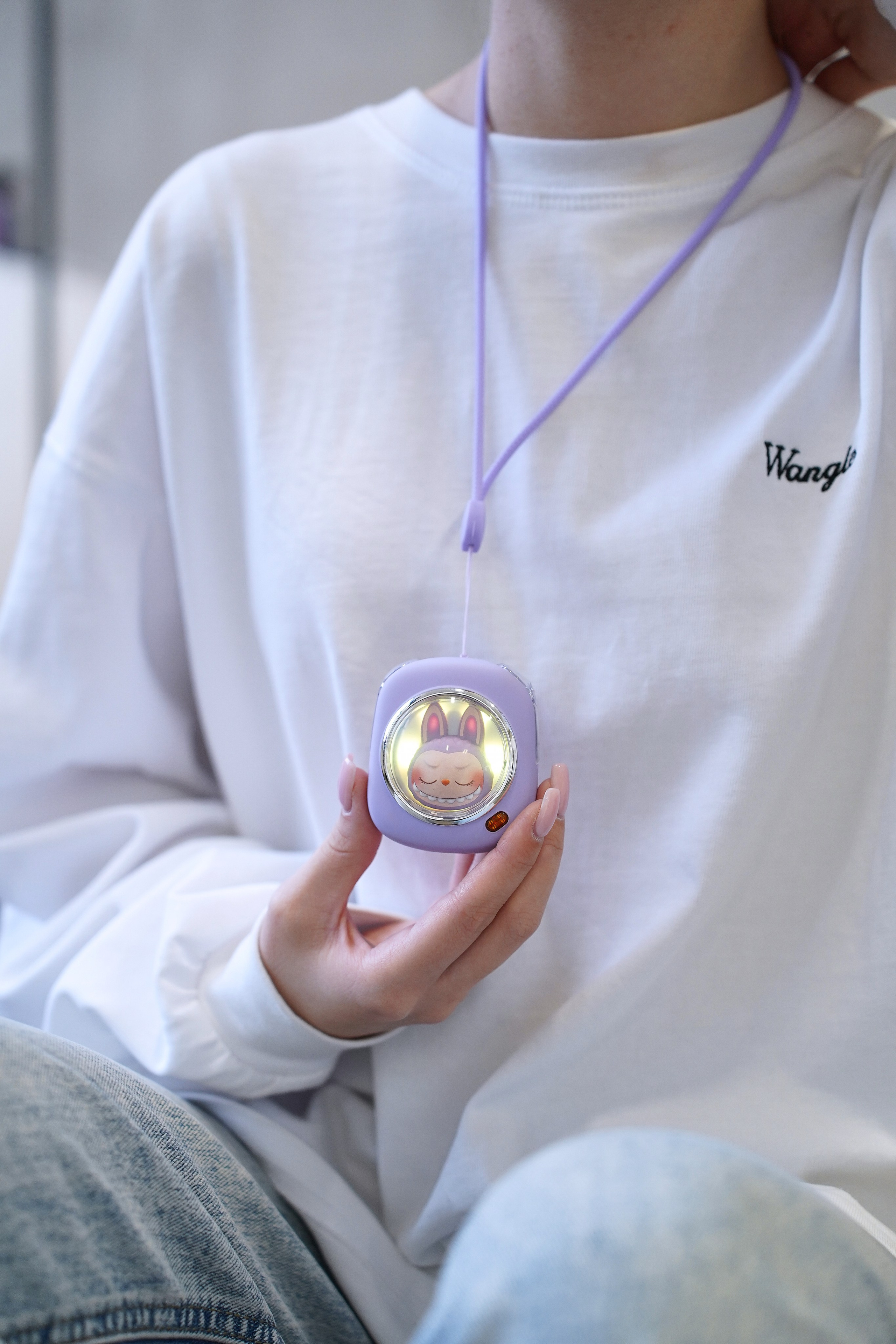 Наушники в интерьере. Фотограф