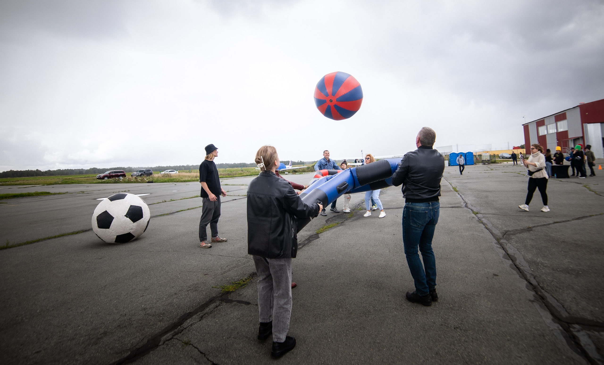 УЗСТ- Корпоративный тимбилдинг на аэродроме. Репортажный и свадебный фотограф в Челябинске Елисеев Павел