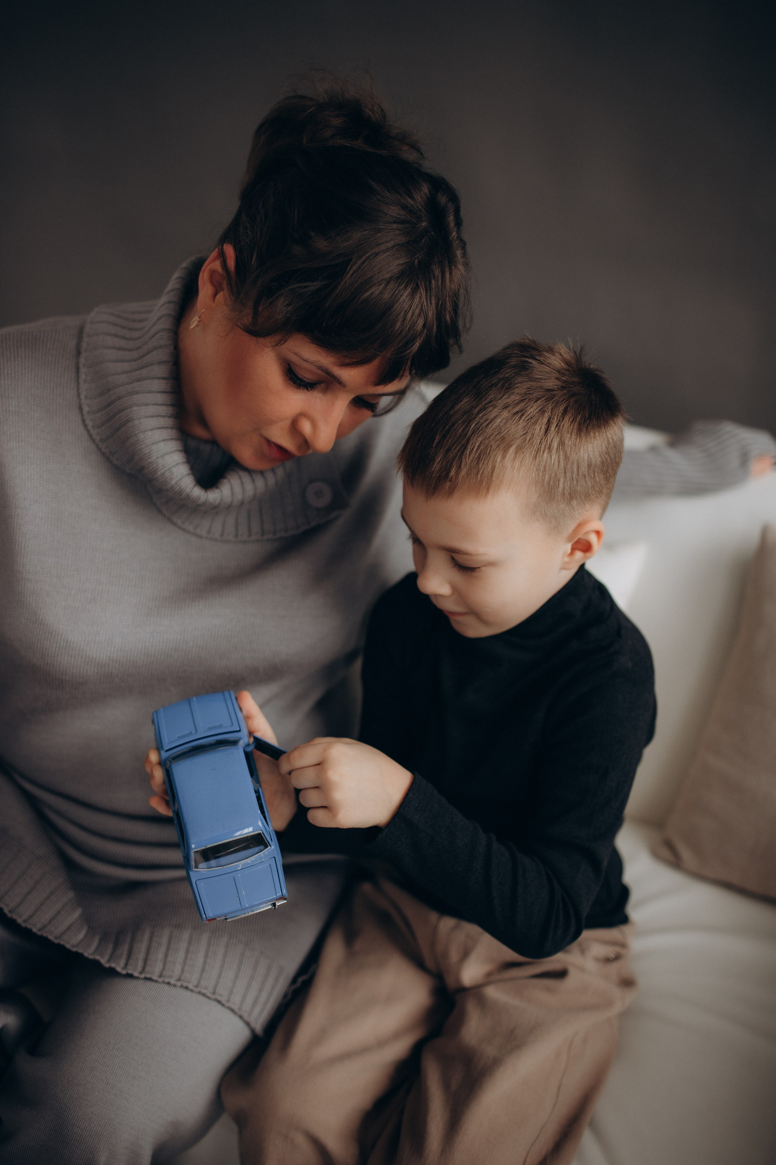 Семейная фотосессия в студии г. Тихвин. Услуги