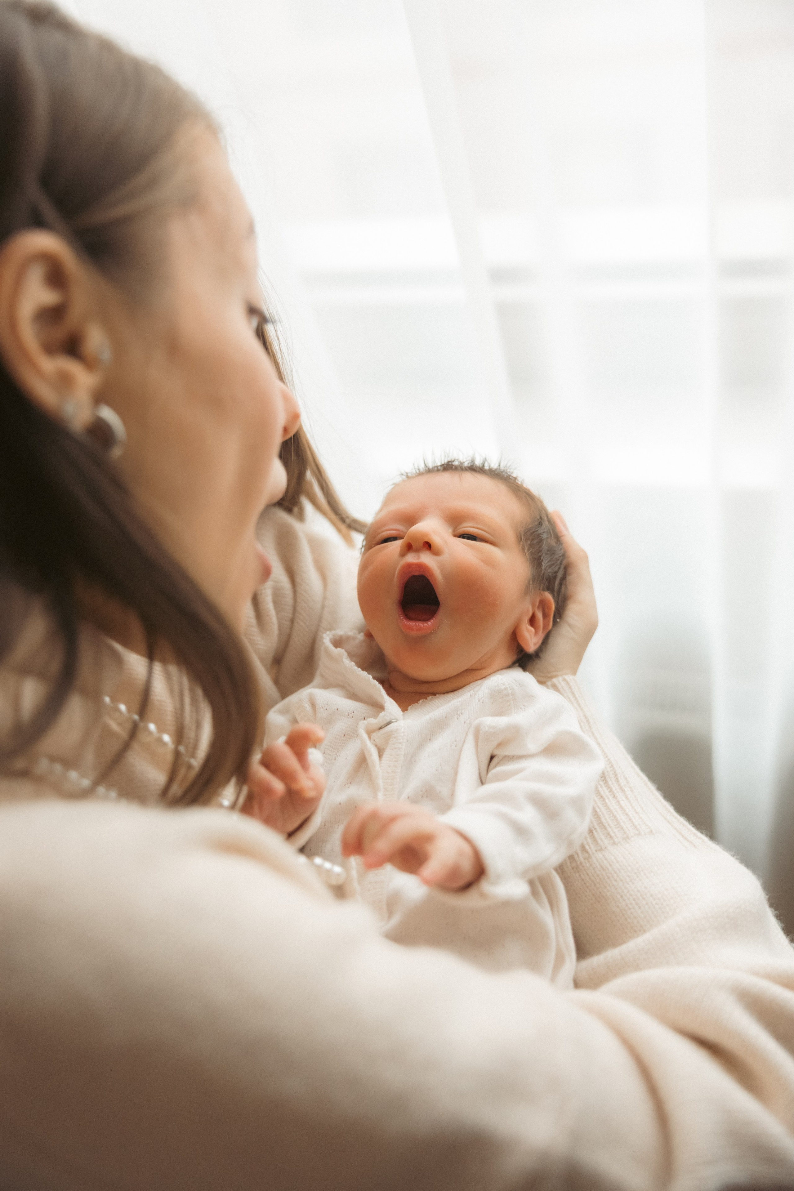 Выписка Наума. Клинический госпиталь MD GROUP на Севастопольском проспекте. Фотограф на роды в Москве. Фото и видео родов. Фотопроект «Продолжение рода»