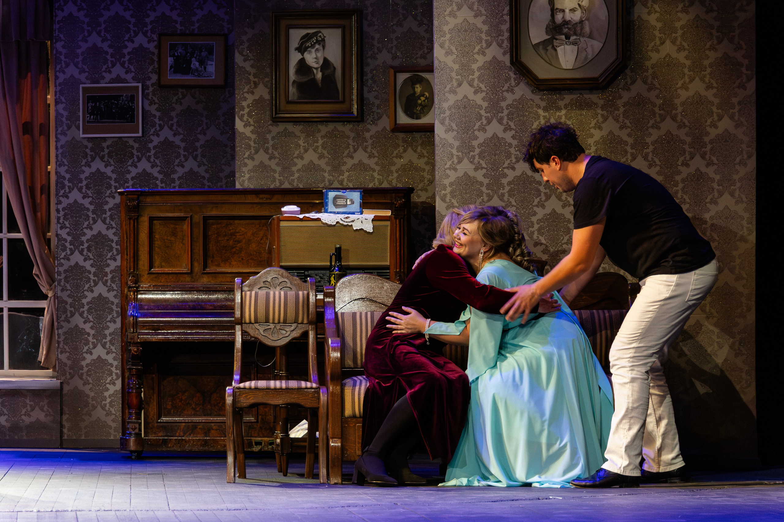 Театр Юного Зрителя «Отчаянные Тетки». Фотограф Марк Файзулин