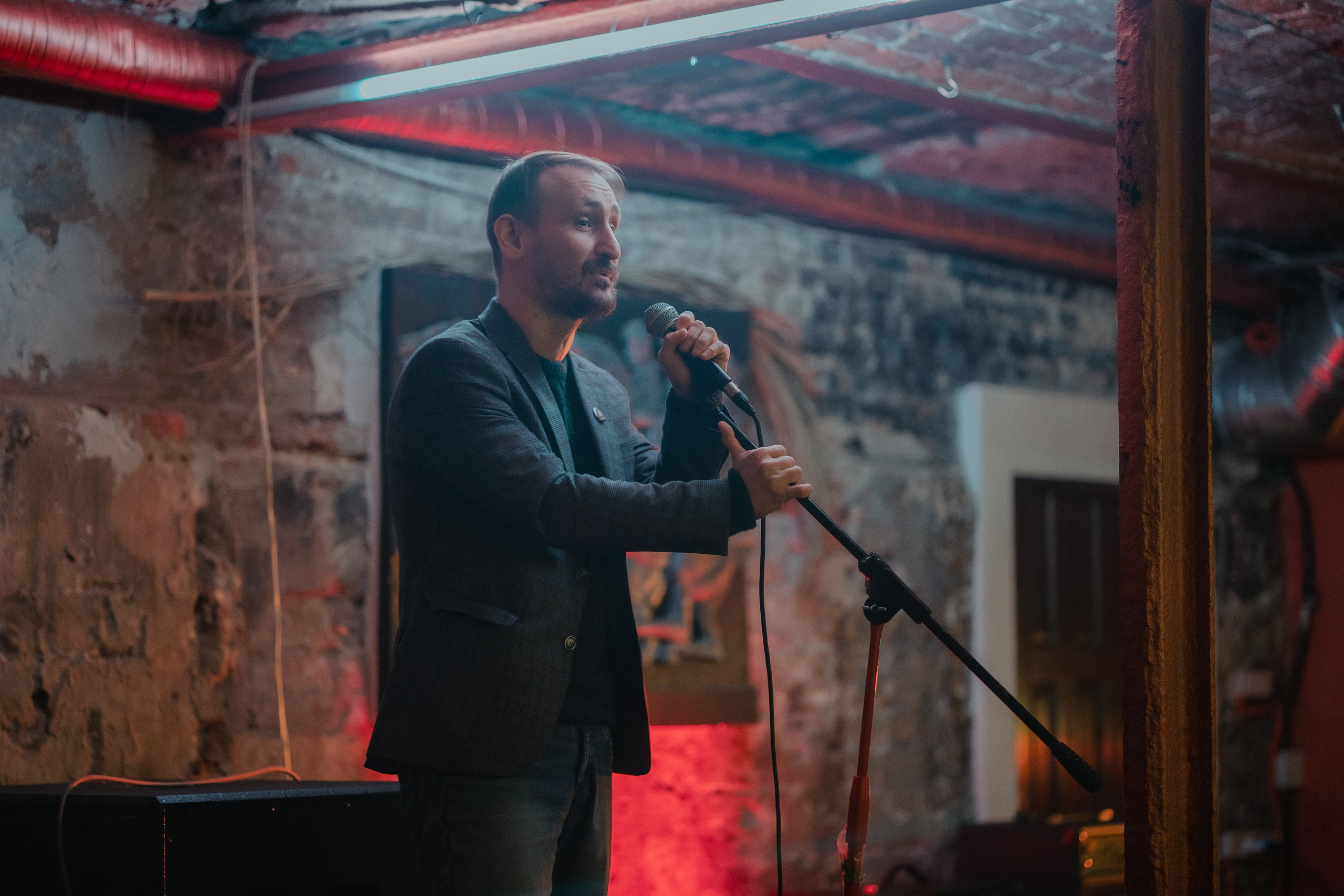 Презентация поэтического сборника. Творческие фотосессии в Москве. Фотоальбом лидера группы ЯЛО