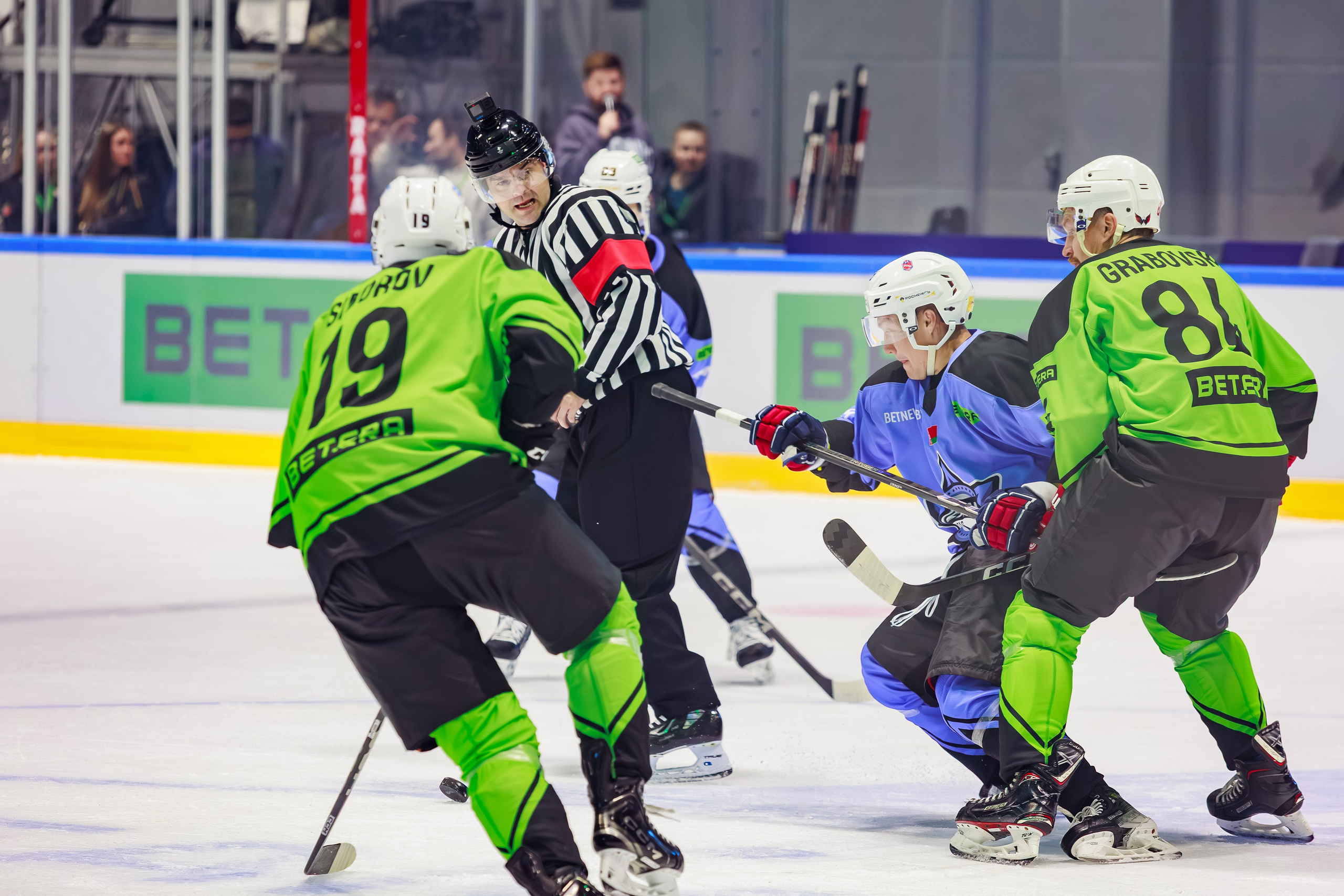 Благотворительный хоккейный матч BETERA. Репортажный фотограф Минск ❘ Костецкий Илья ❘ Беларусь