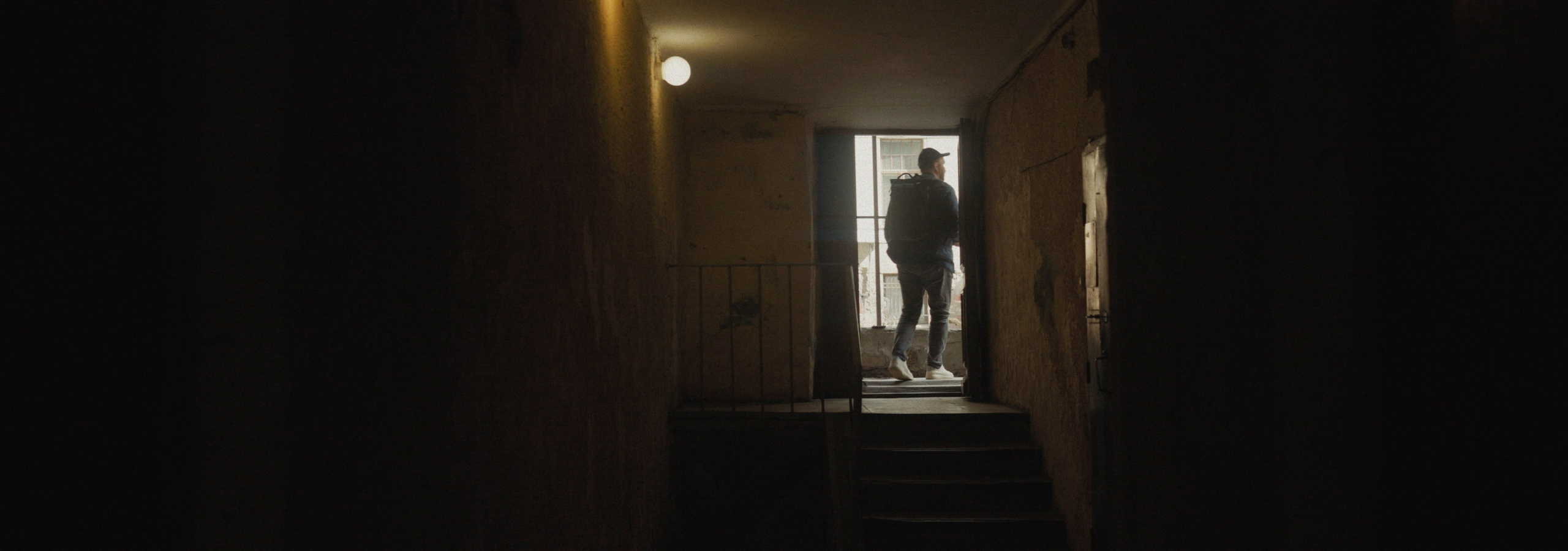 Незнакомцы и улицы на плёнку (YouTube video). Colorist Ivan Serzhanov