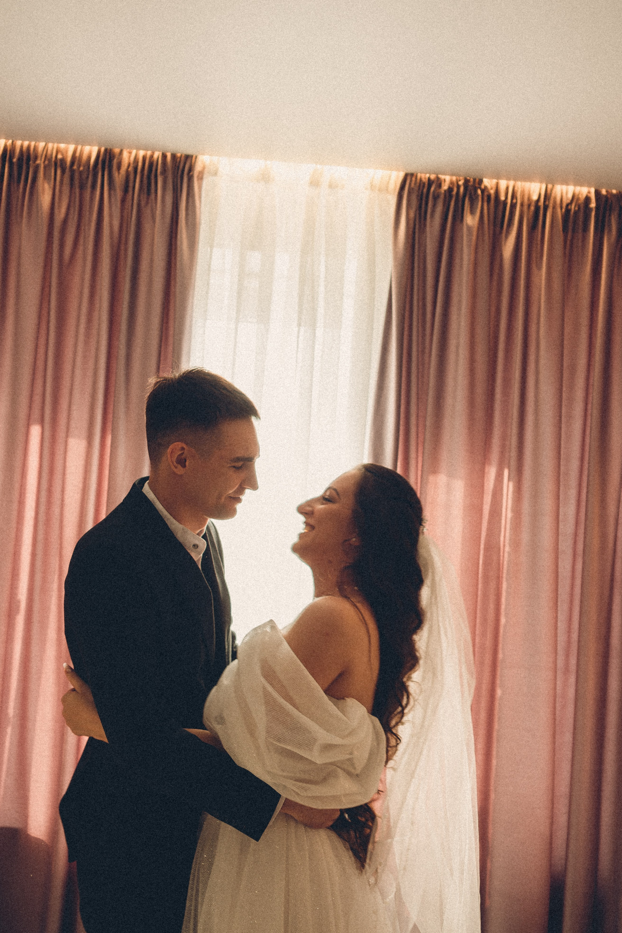 СВАДЕБНАЯ СЬЕМК В ПАРКЕ 300-ЛЕТИЯ. Профессиональный фотограф, Санкт-Петербург — Виктория Богомолова