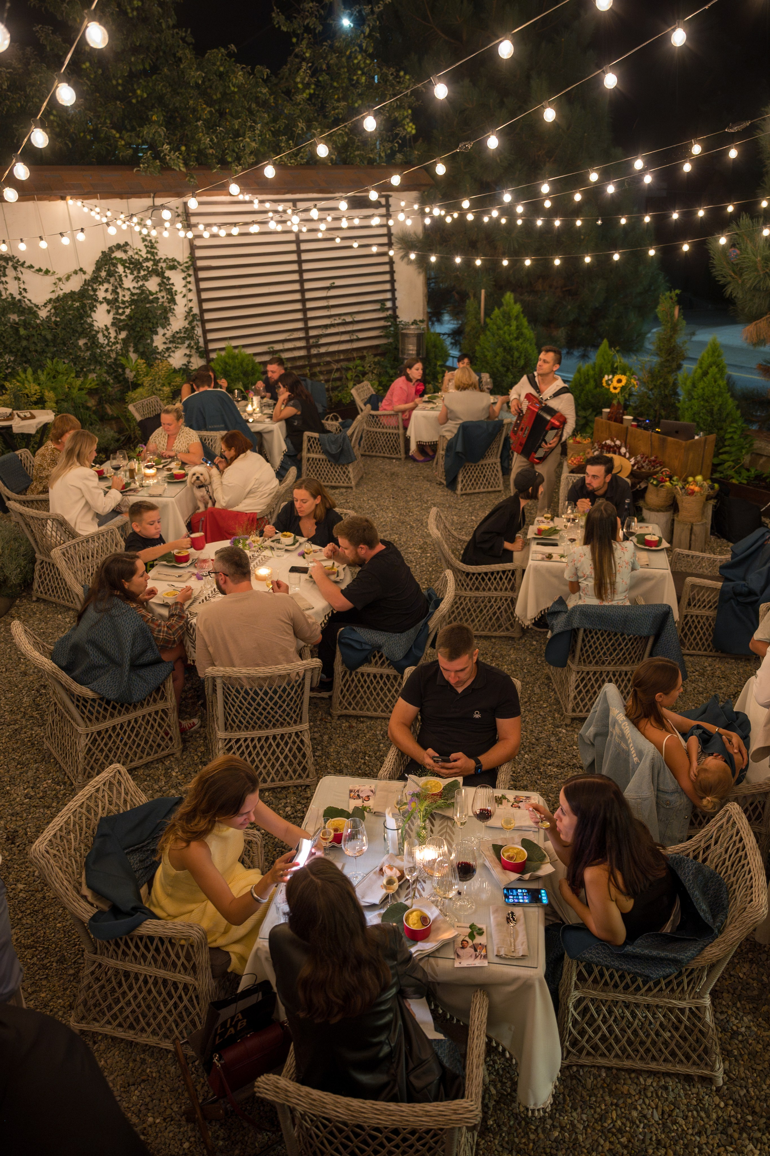 Гастрономический ужин в ресторане Co-Co Chalet. Репортажный фотограф в Красной Поляне и Сочи Павлюченко Екатерина